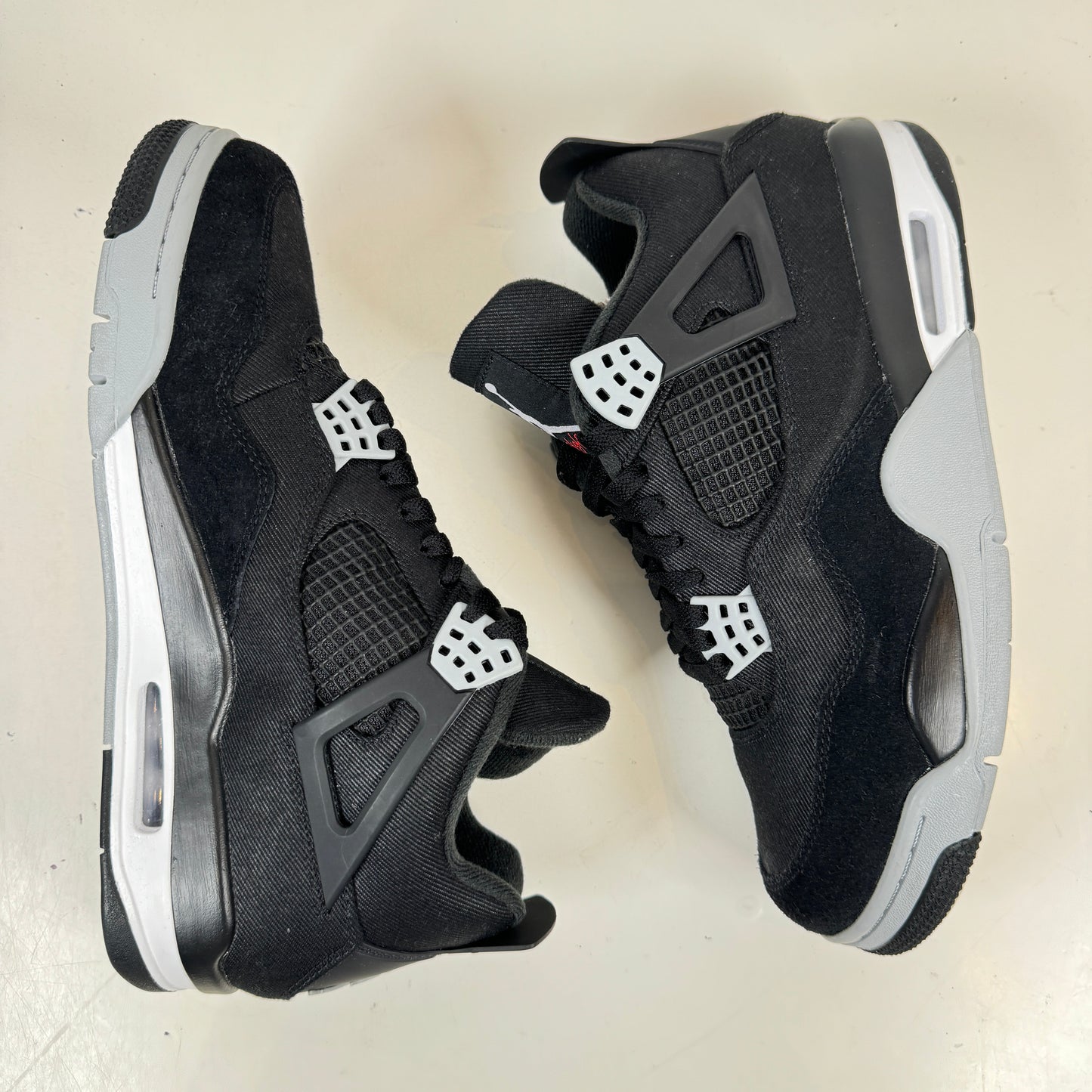 DH7138 006 Jordan 4 Retro SE Black Canvas [USED] - 9.5 M (Used)