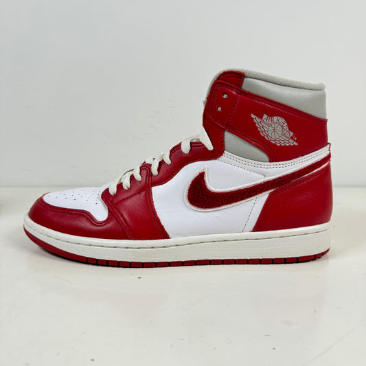 DJ4891 061 Jordan 1 Retro High OG Varsity Red (W) [USED] - 11 W (Used)