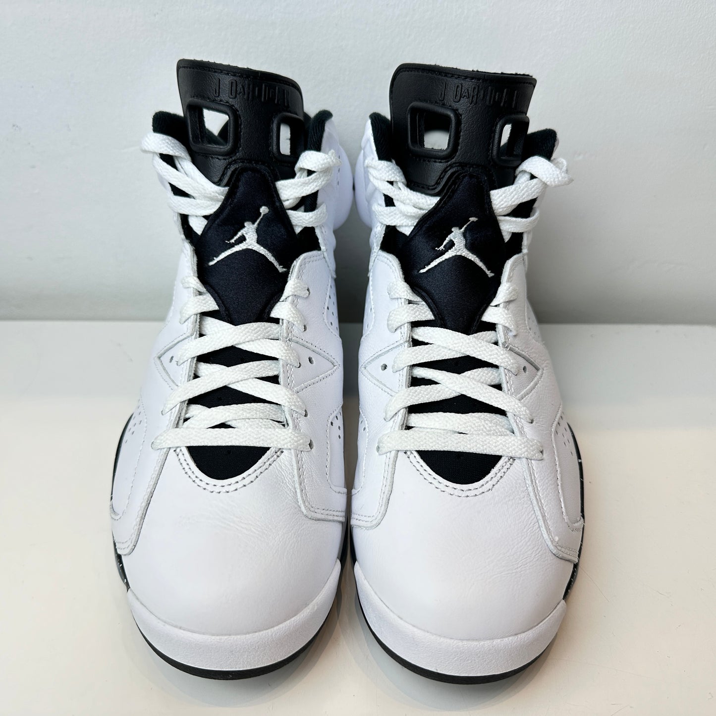 CT8529 112 Jordan 6 Retro Reverse Oreo [USED] - 8.5 M (Used)