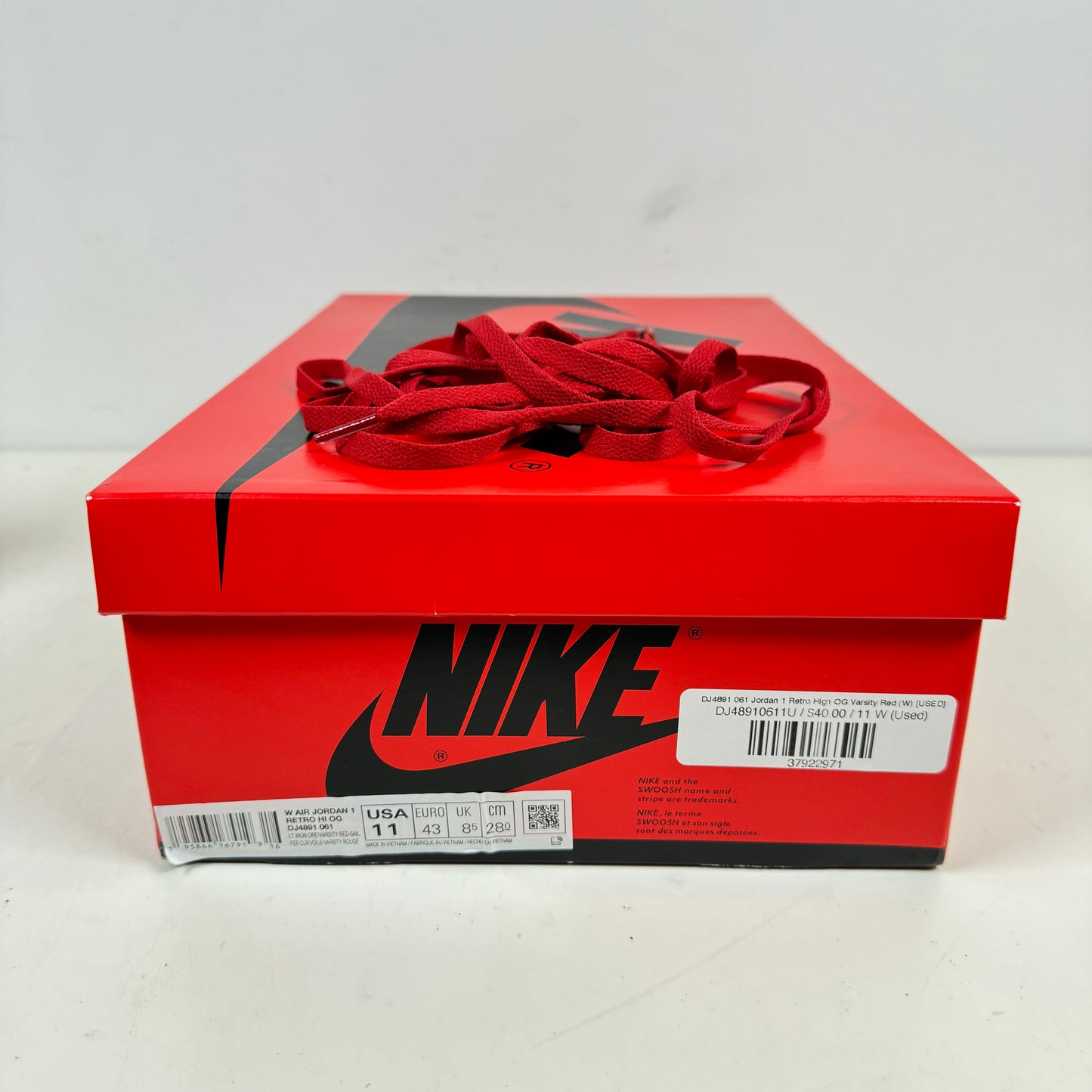 DJ4891 061 Jordan 1 Retro High OG Varsity Red (W) [USED] - 11 W (Used)