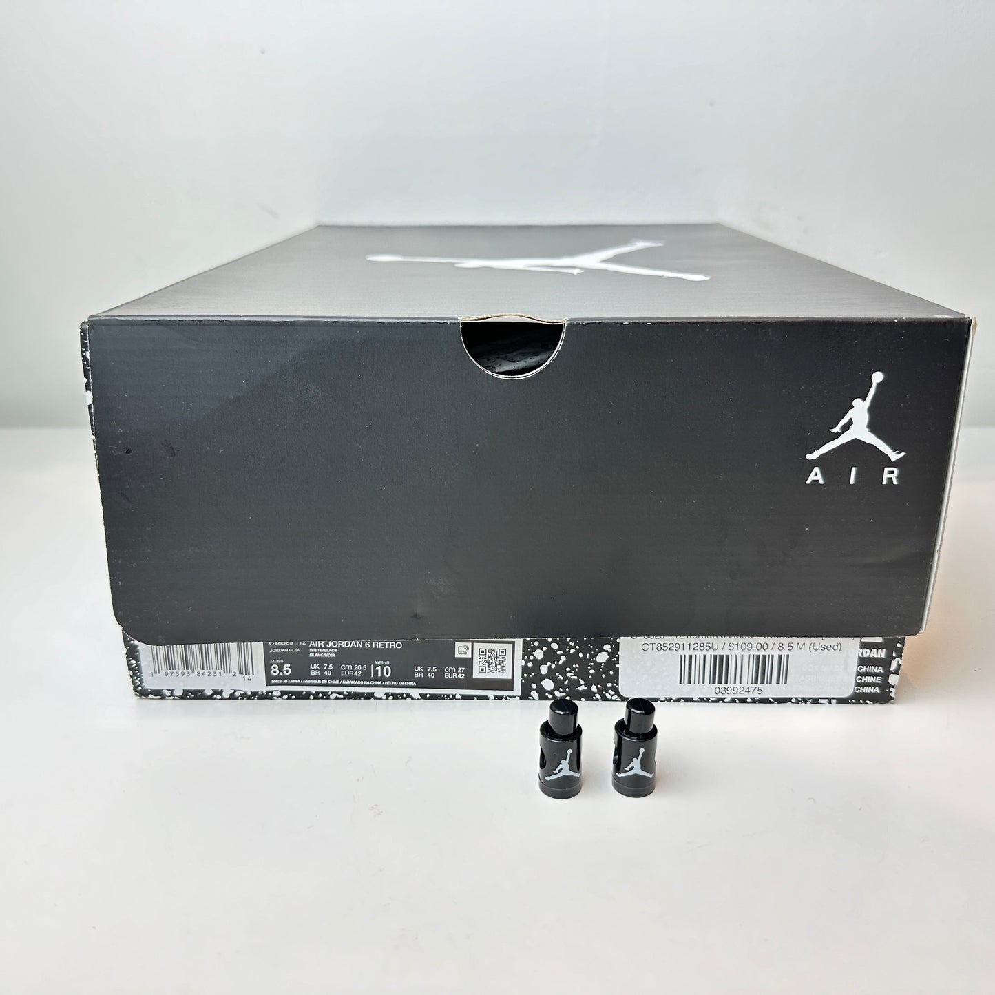 CT8529 112 Jordan 6 Retro Reverse Oreo [USED] - 8.5 M (Used)