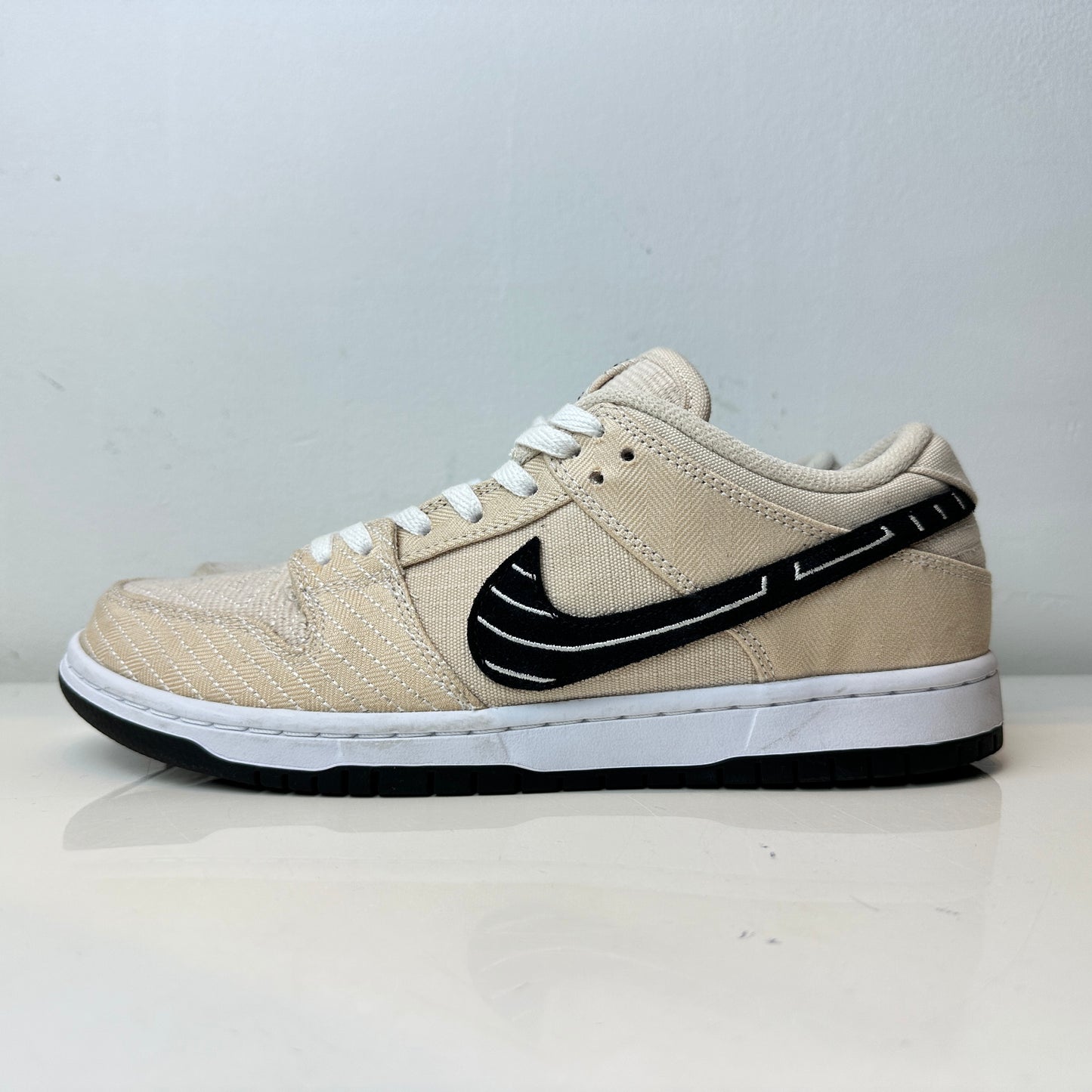 FD2627 200 Nike SB Dunk Low Albino & Preto [USED] - 8.5 M (Used)