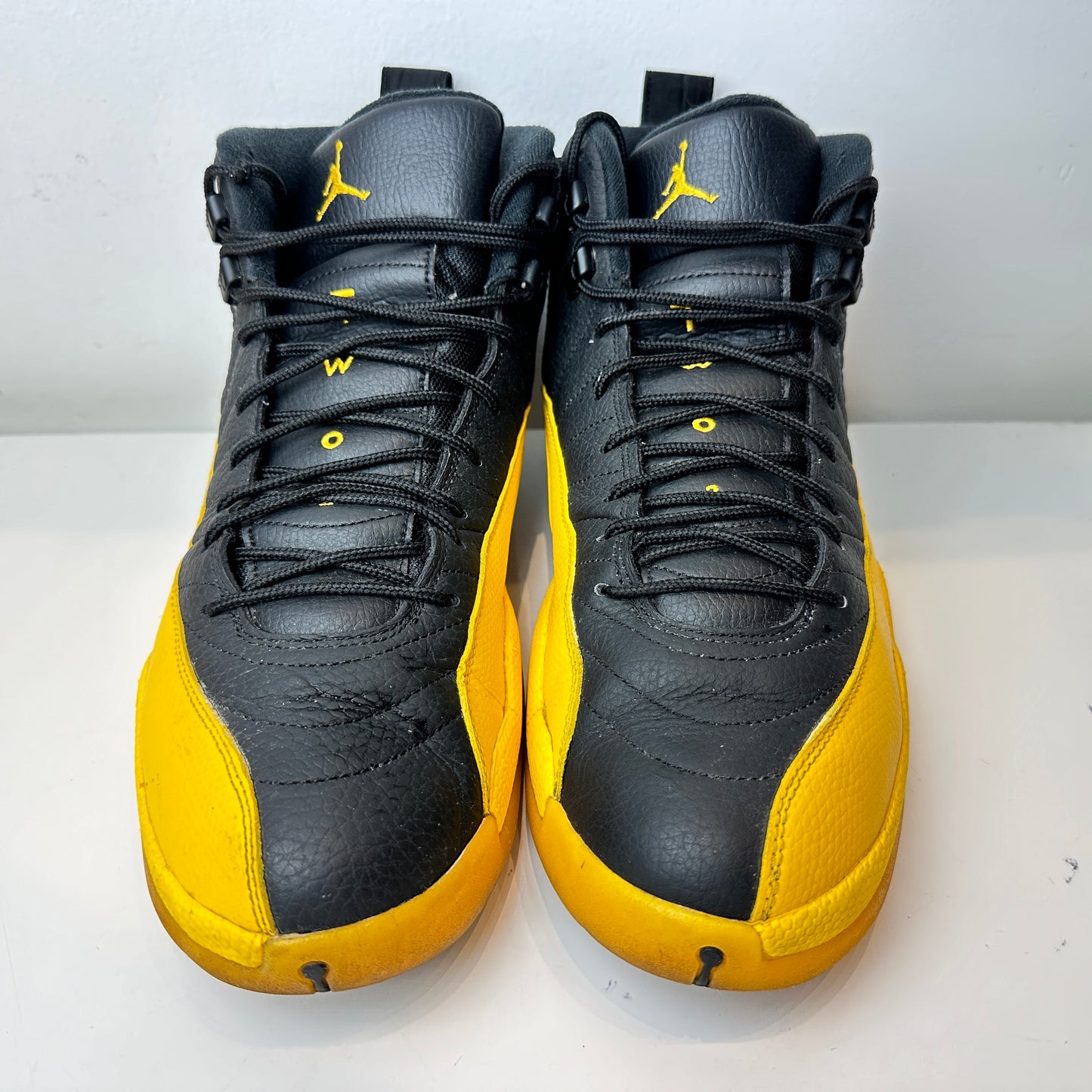 130690 070 Jordan 12 Black University Gold [USED] - 13 M (Used)