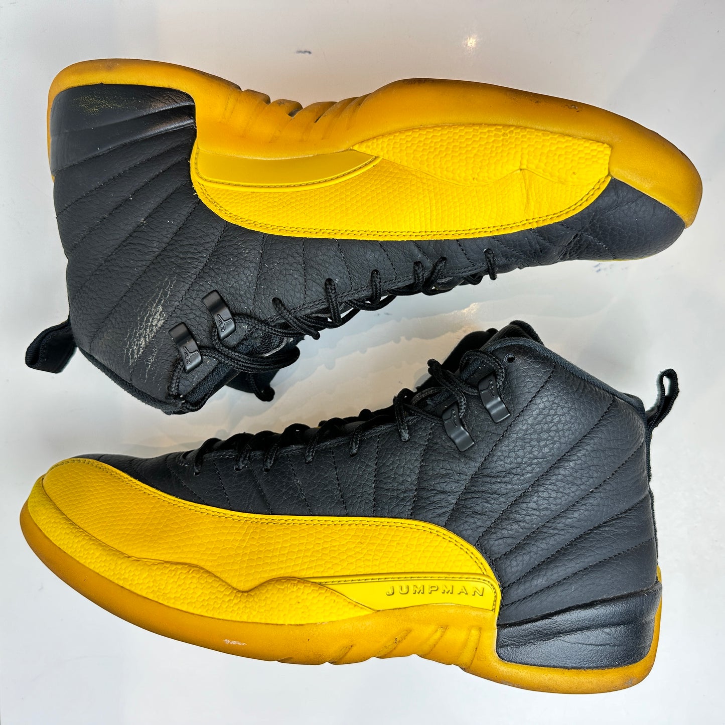 130690 070 Jordan 12 Black University Gold [USED] - 13 M (Used)