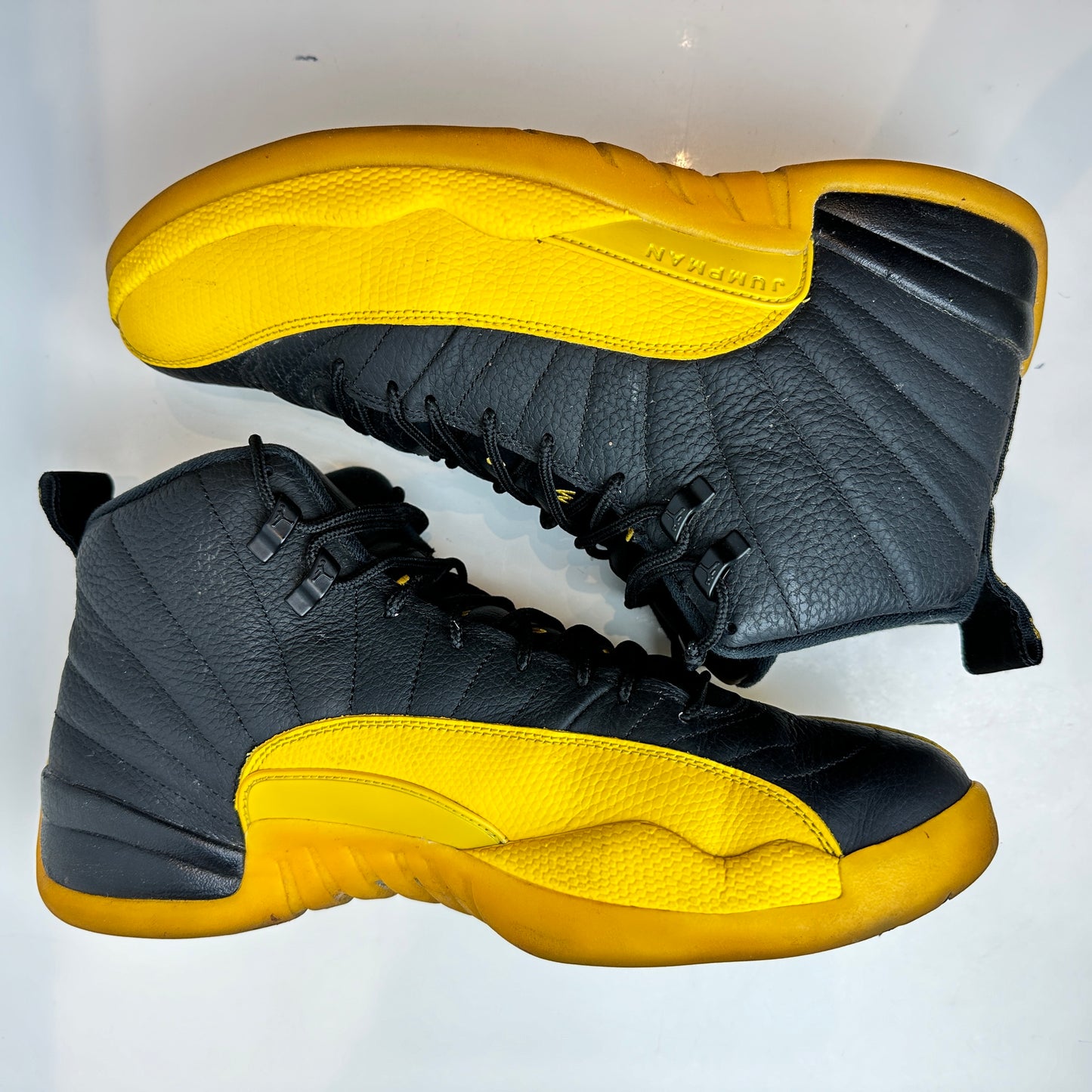 130690 070 Jordan 12 Black University Gold [USED] - 13 M (Used)