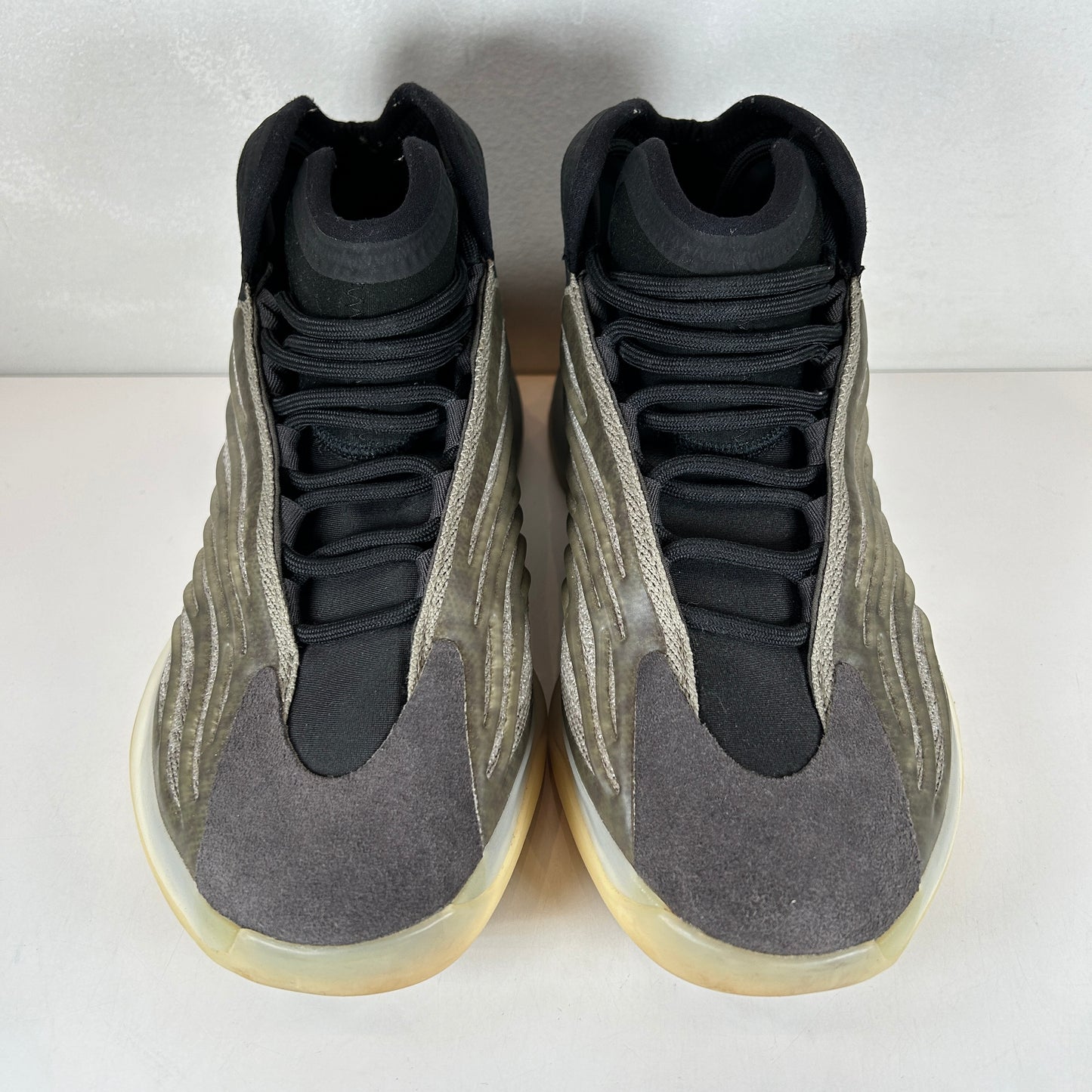 H68771 Adidas Yeezy QNTM Barium [USED] - 9 M (Used)