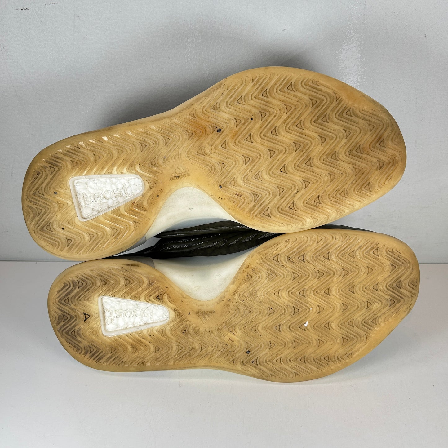 H68771 Adidas Yeezy QNTM Barium [USED] - 9 M (Used)
