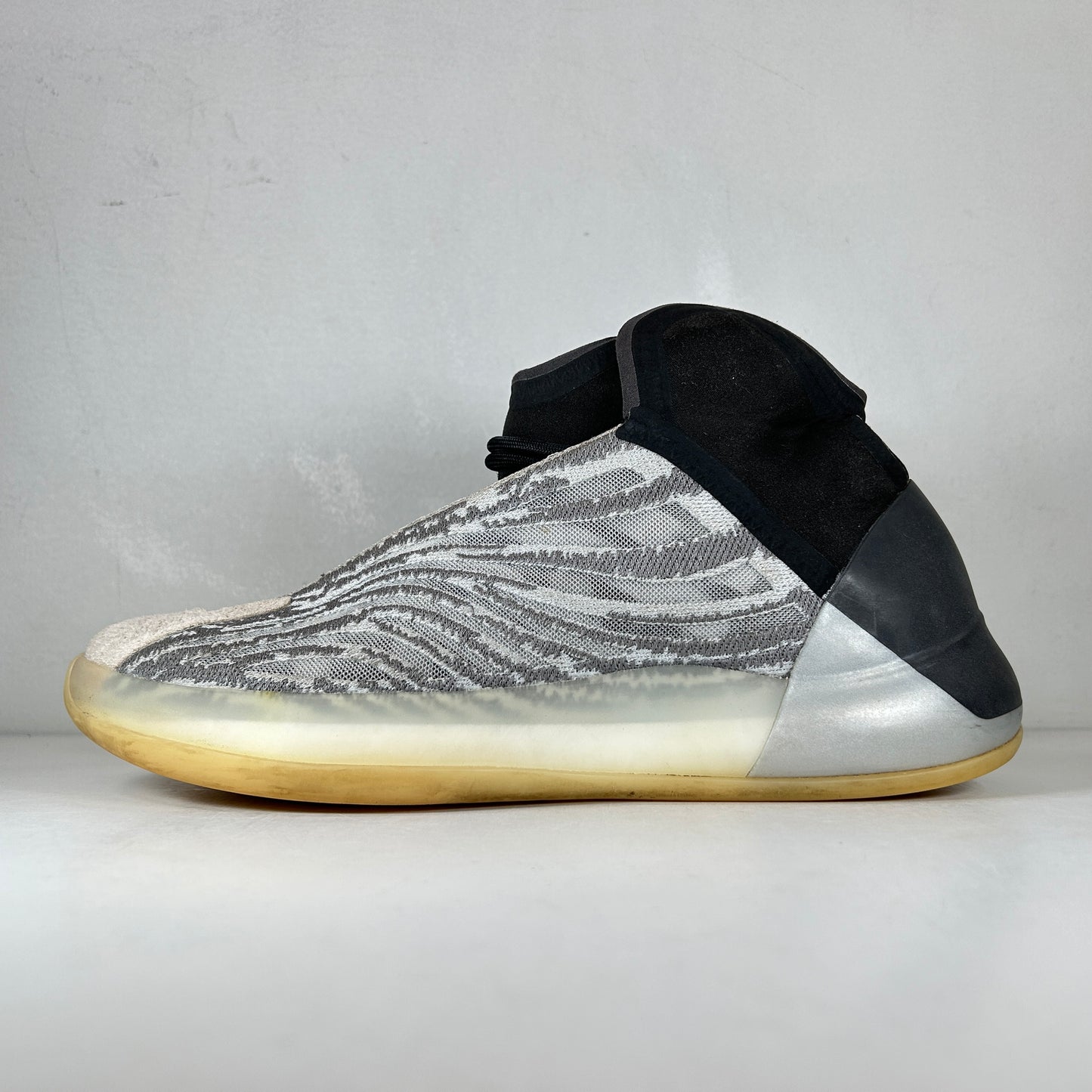 Q46473 Adidas Yeezy QNTM (Lifestyle Model) [USED] - 10 M (Used)