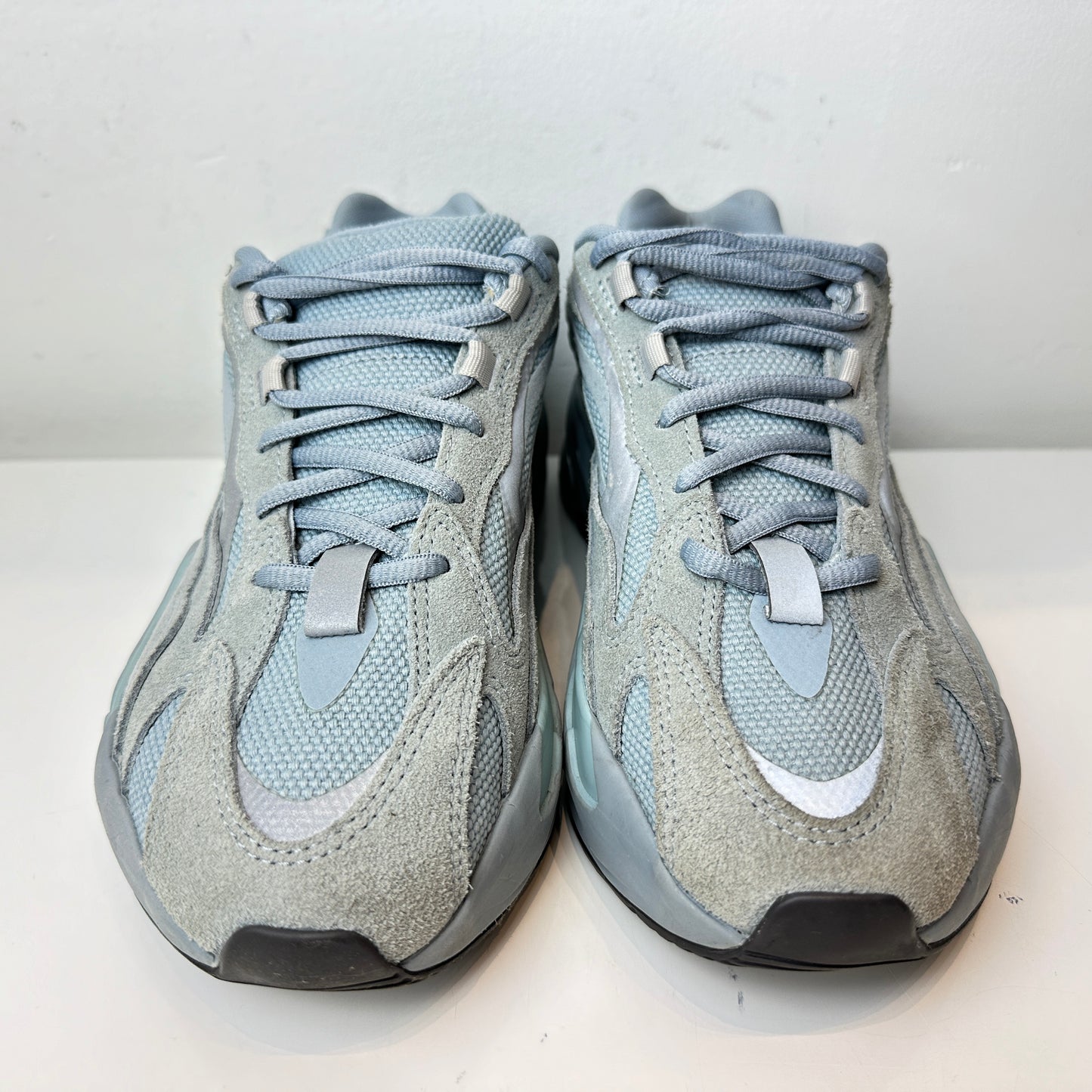 FV8424 adidas Yeezy Boost 700 V2 Hospital Blue [USED] - 7 M (Used)