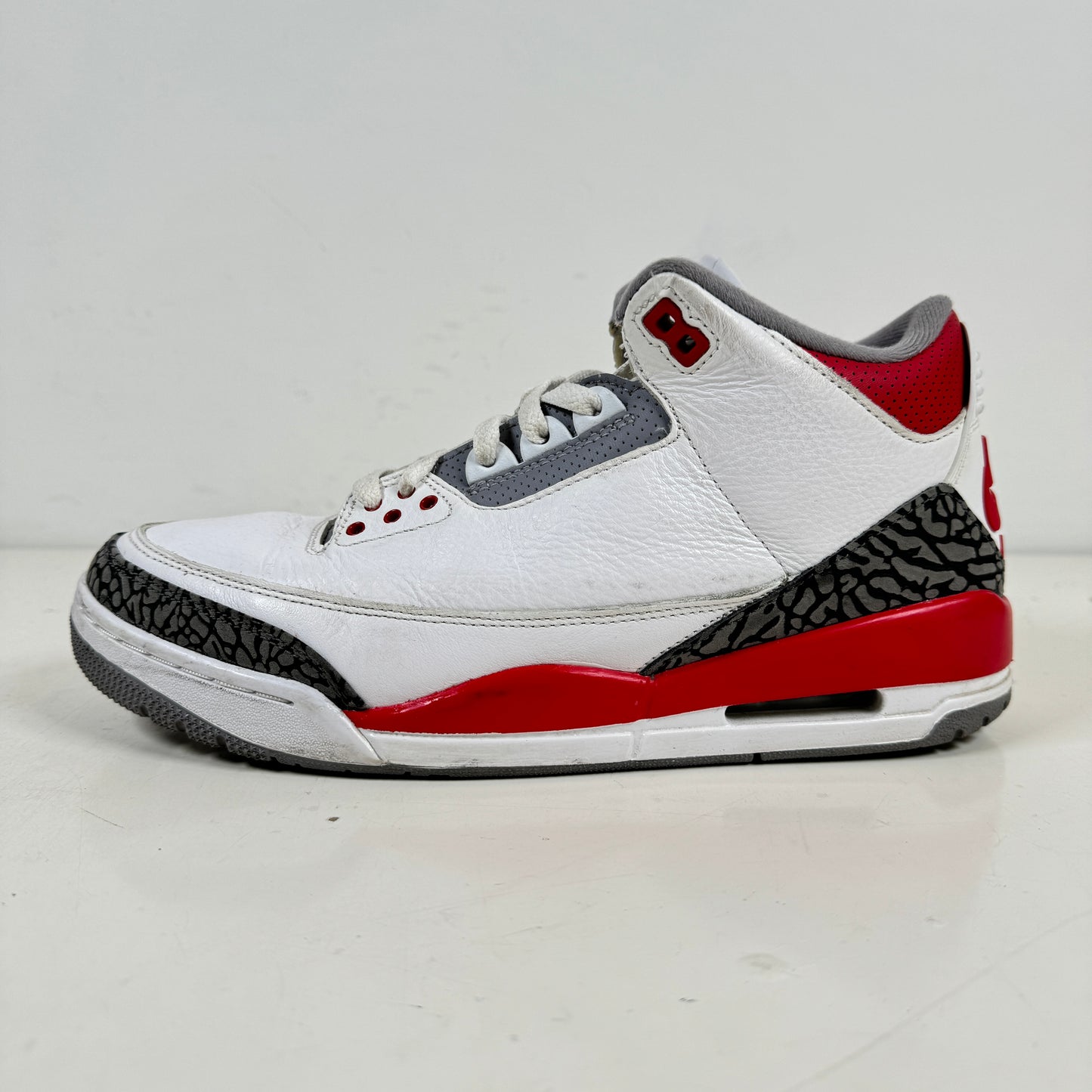 DN3707 160 Jordan 3 Retro Fire Red (2022) [USED] - 10 M (Used) (No Box)