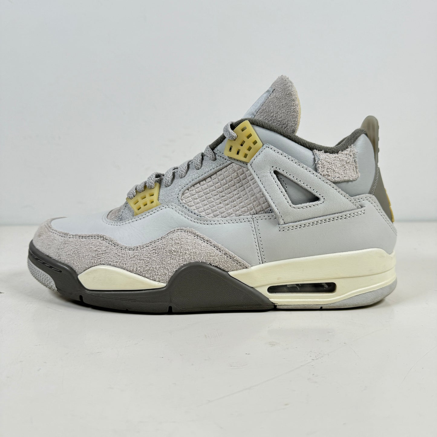 DV3732 021 Jordan 4 Retro SE Craft Photon Dust [USED] - 12 M (Used) (Replace Box)