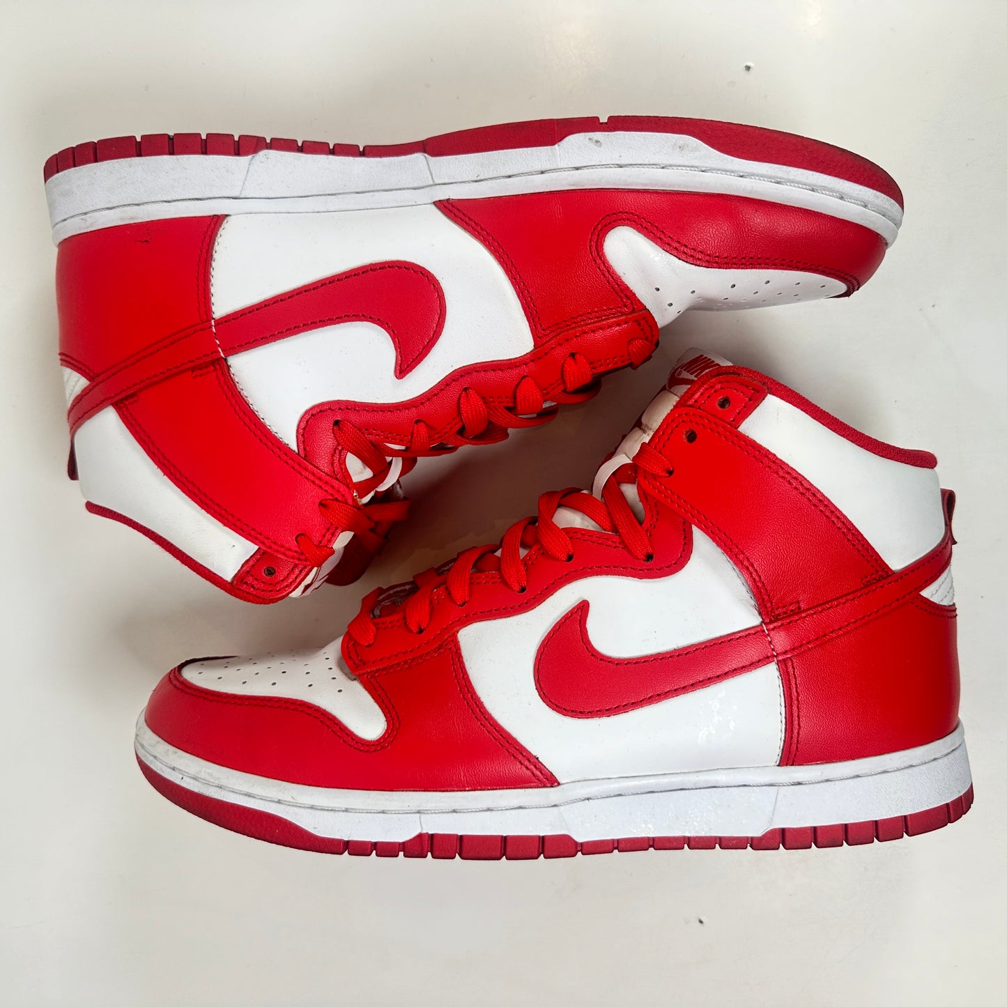 DD1399 106 Nike Dunk High Championship White Red [USED] - 11 M (Used)