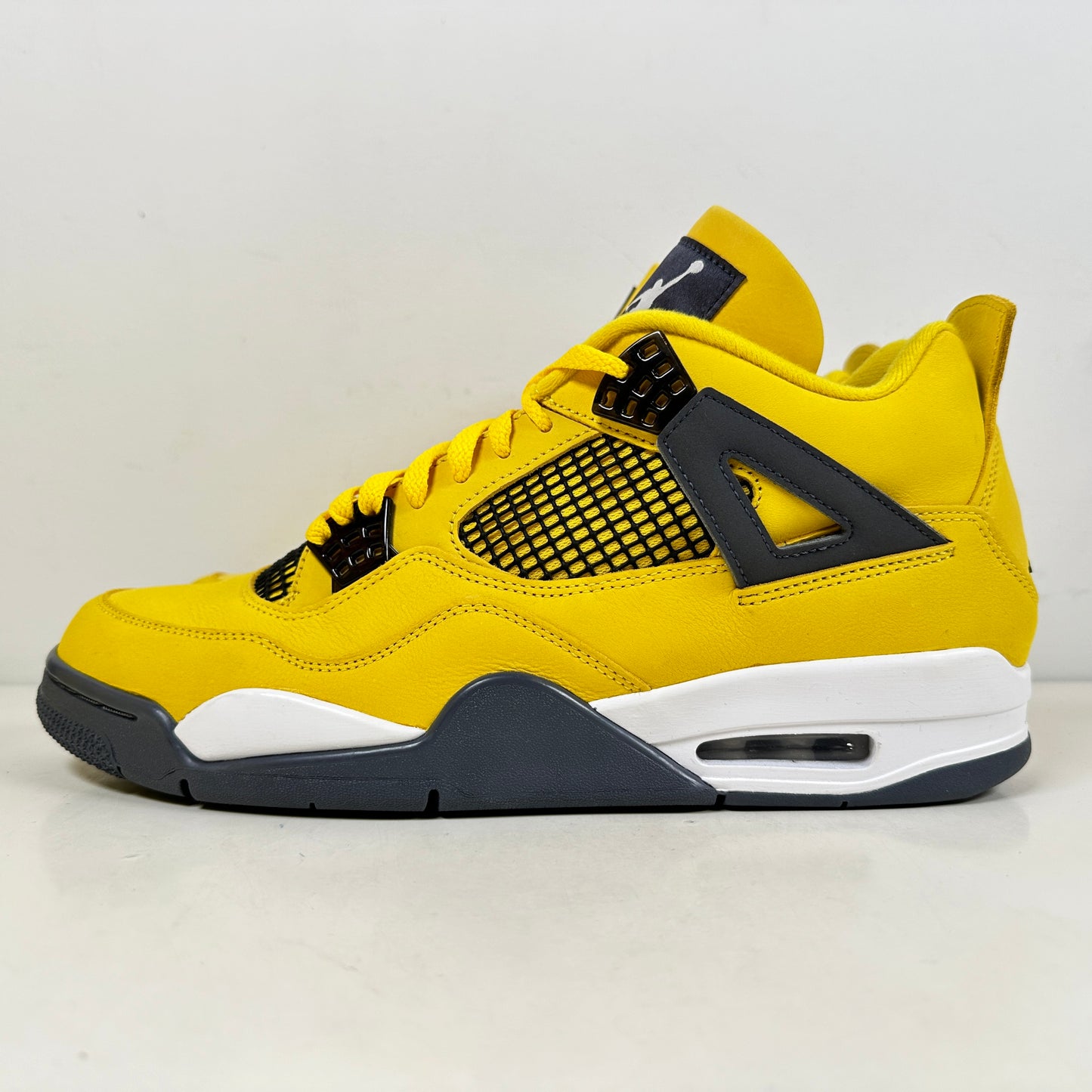 CT8527 700 Jordan 4 Retro Lightning (2021) [USED] - 11.5 M (VNDS)