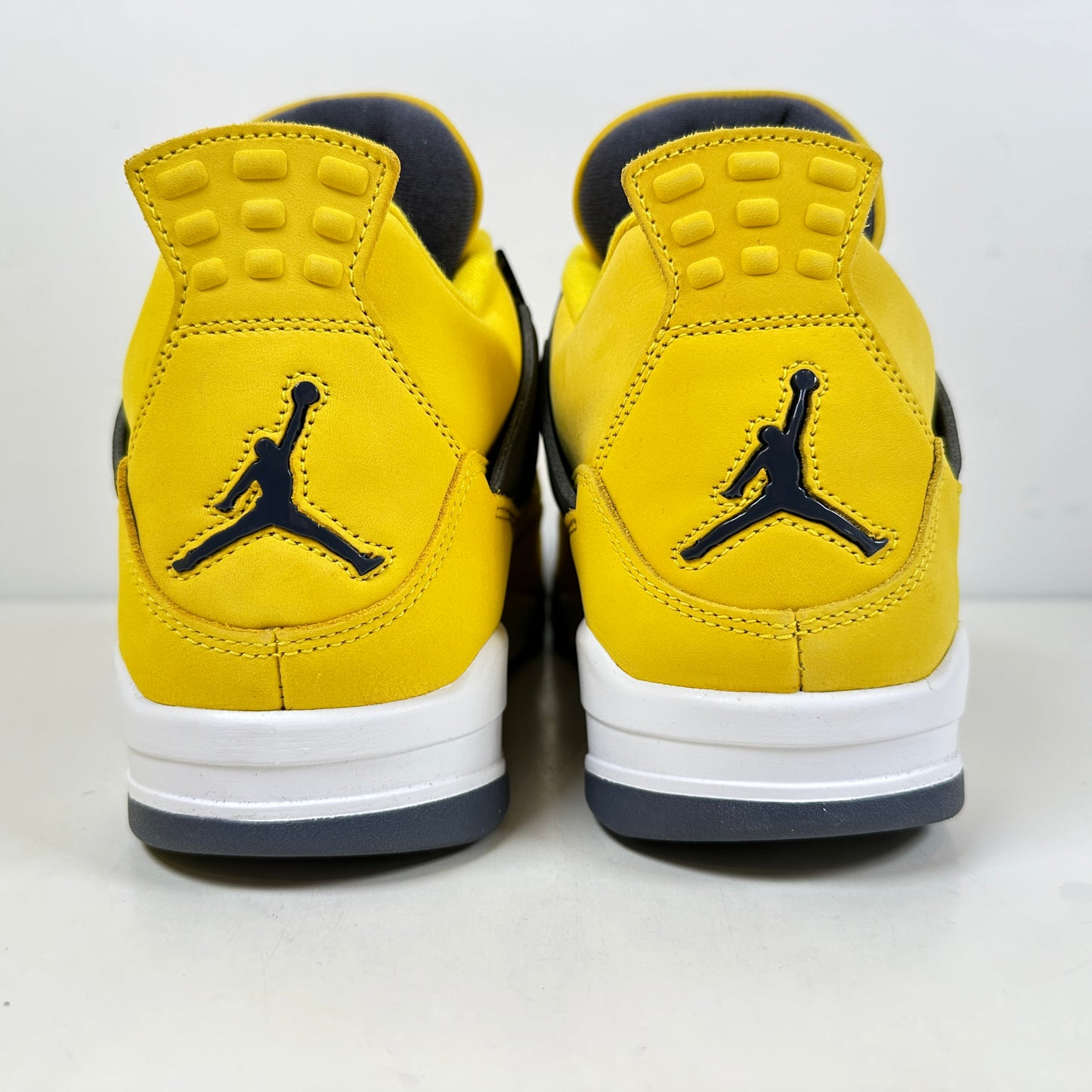 CT8527 700 Jordan 4 Retro Lightning (2021) [USED] - 11.5 M (VNDS)