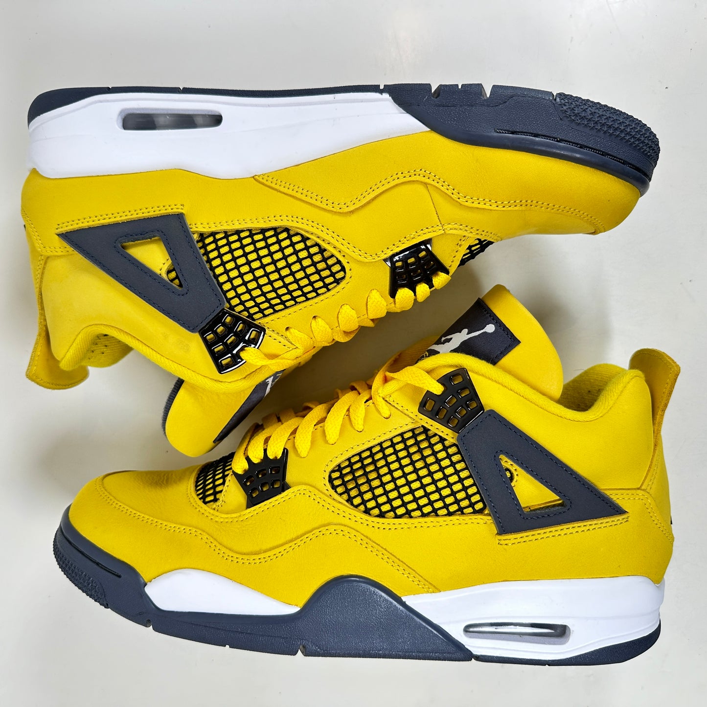 CT8527 700 Jordan 4 Retro Lightning (2021) [USED] - 11.5 M (VNDS)