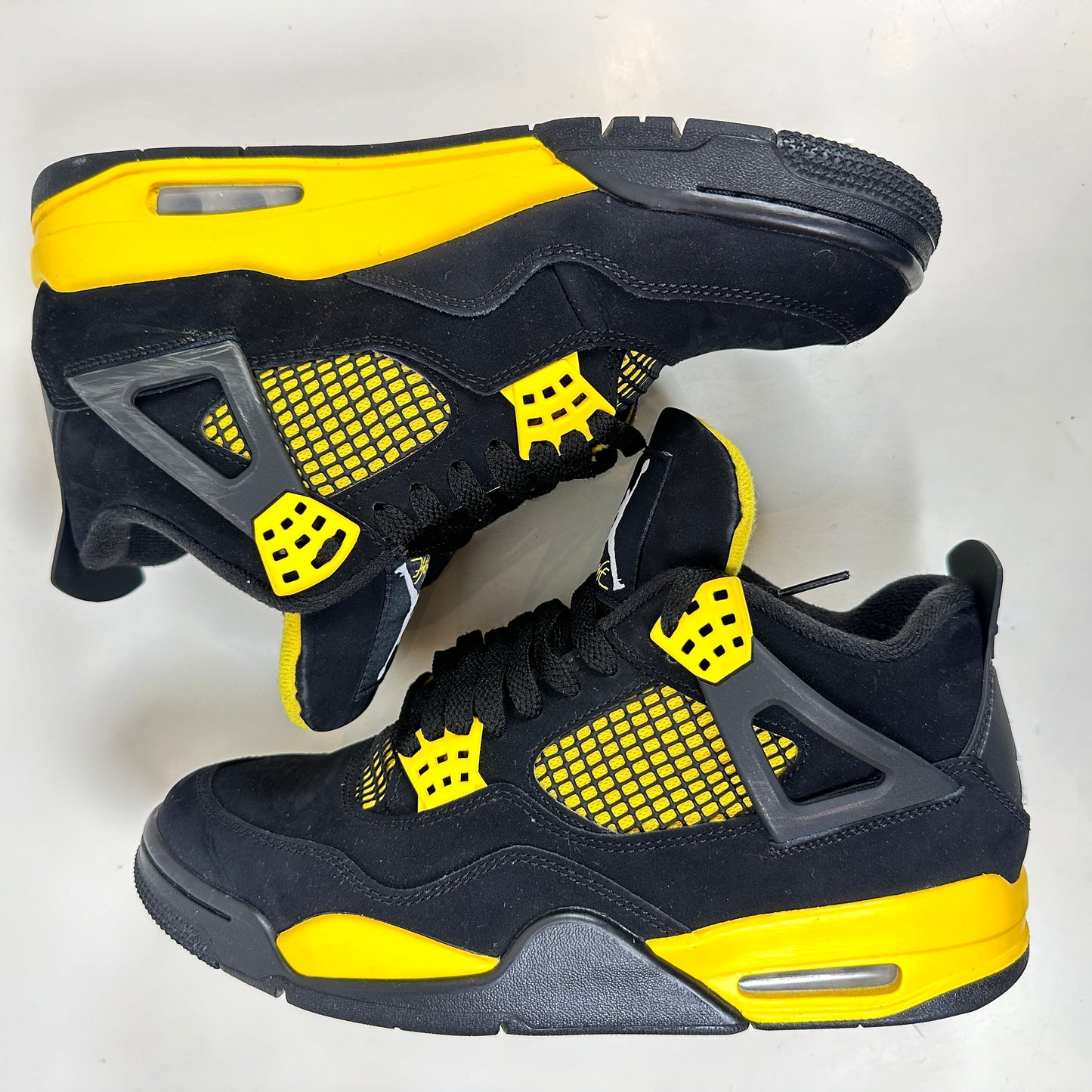 DH6927 017 Jordan 4 Retro Thunder [USED] - 8 M (Used)