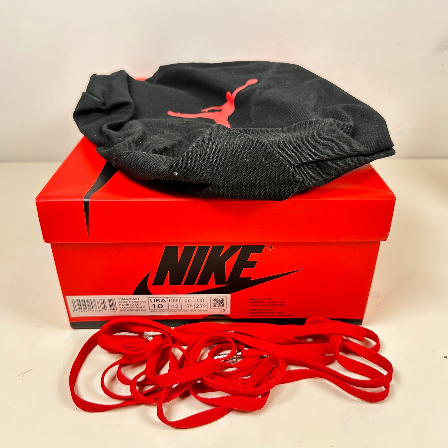 FD4810 061 Jordan 1 Retro High OG Satin Bred [USED] - 10 W (Used)