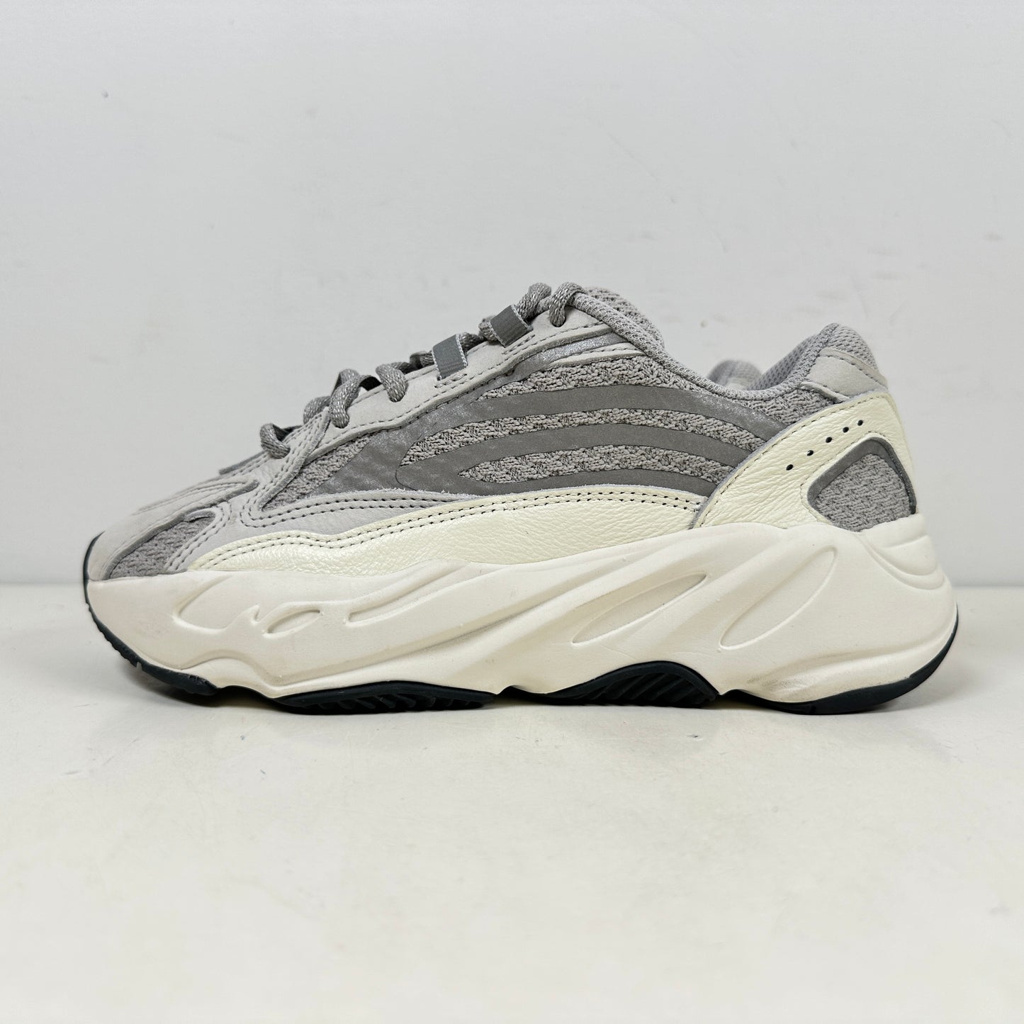 EF2829 Yeezy 700 Static [USED] - 4.5 M (Used)