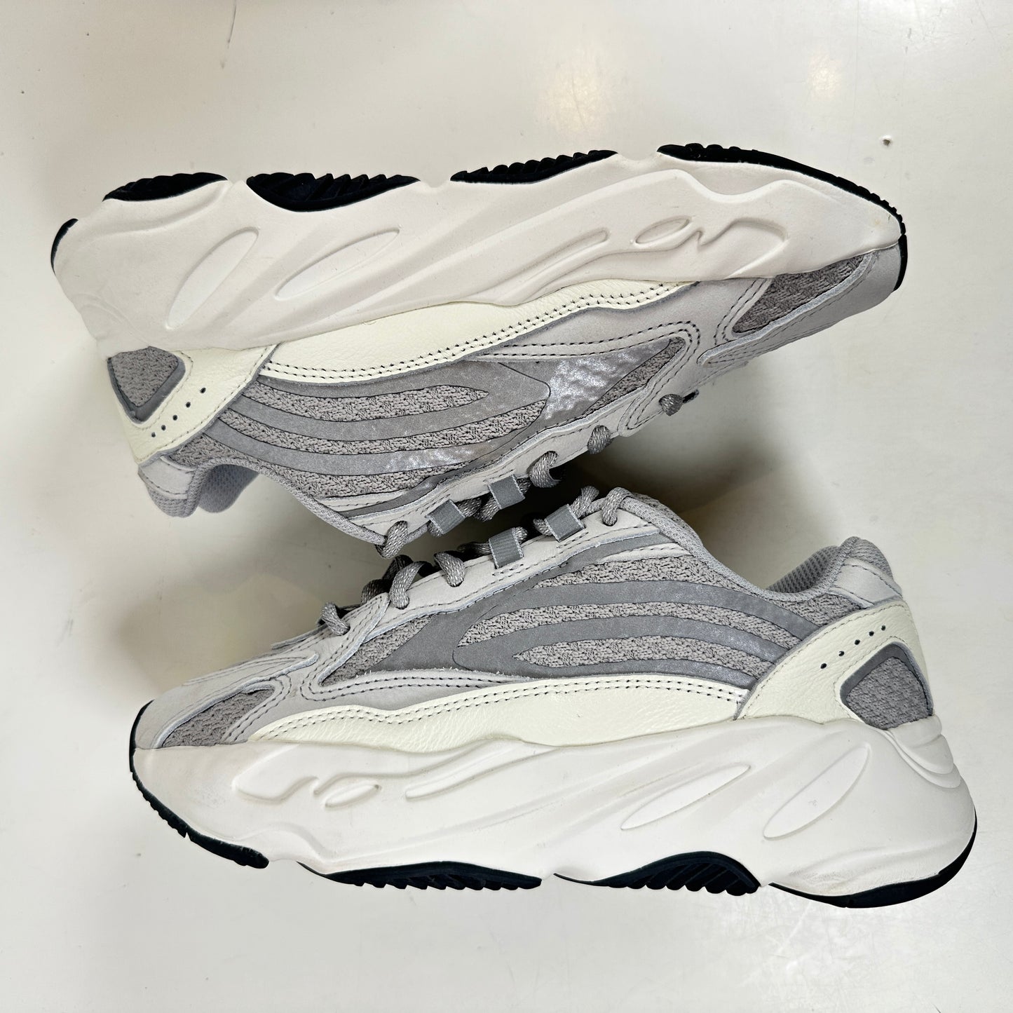 EF2829 Yeezy 700 Static [USED] - 4.5 M (Used)
