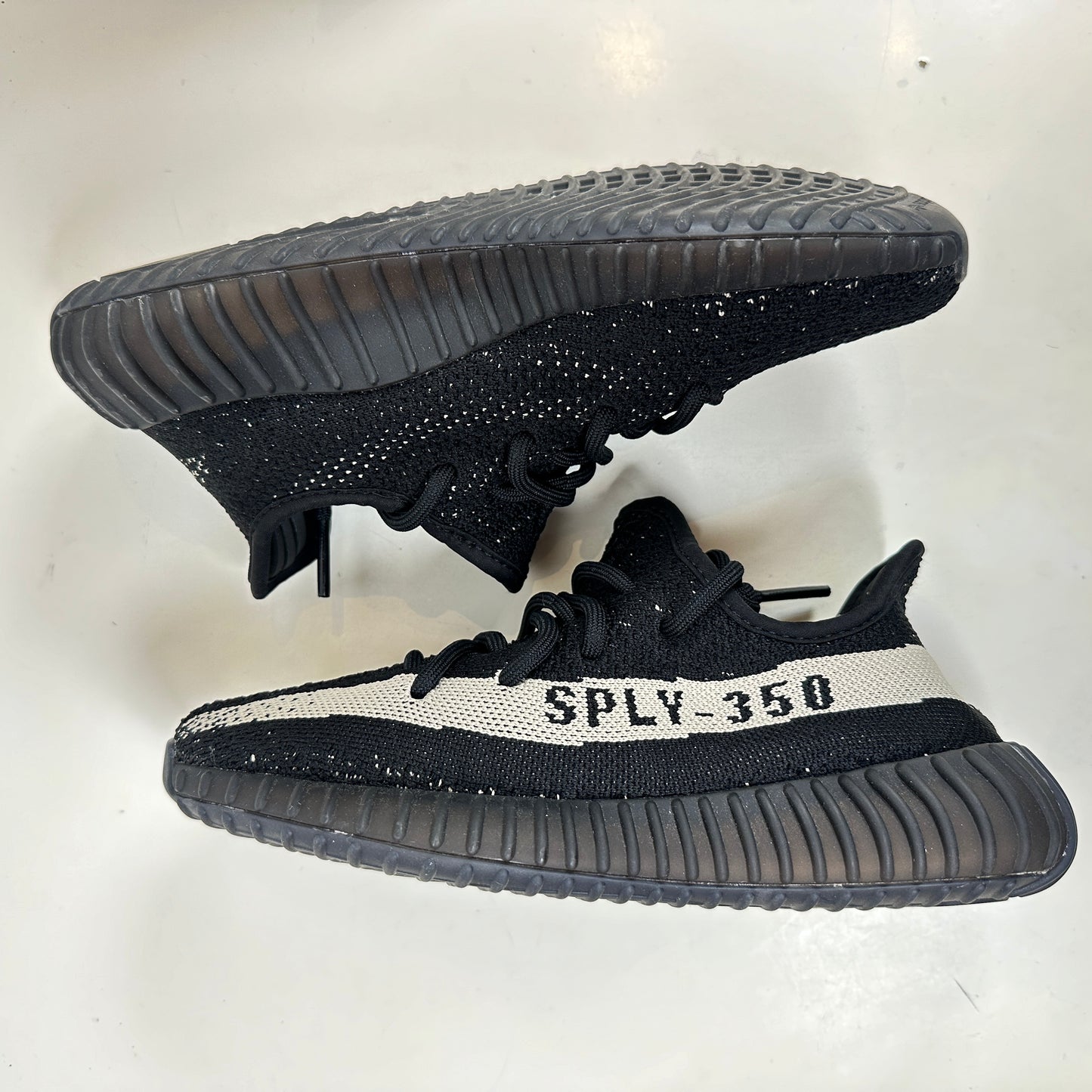 BY1604 Adidas Yeezy Boost 350 V2 Core Black White [USED] - 4.5 M (VNDS)