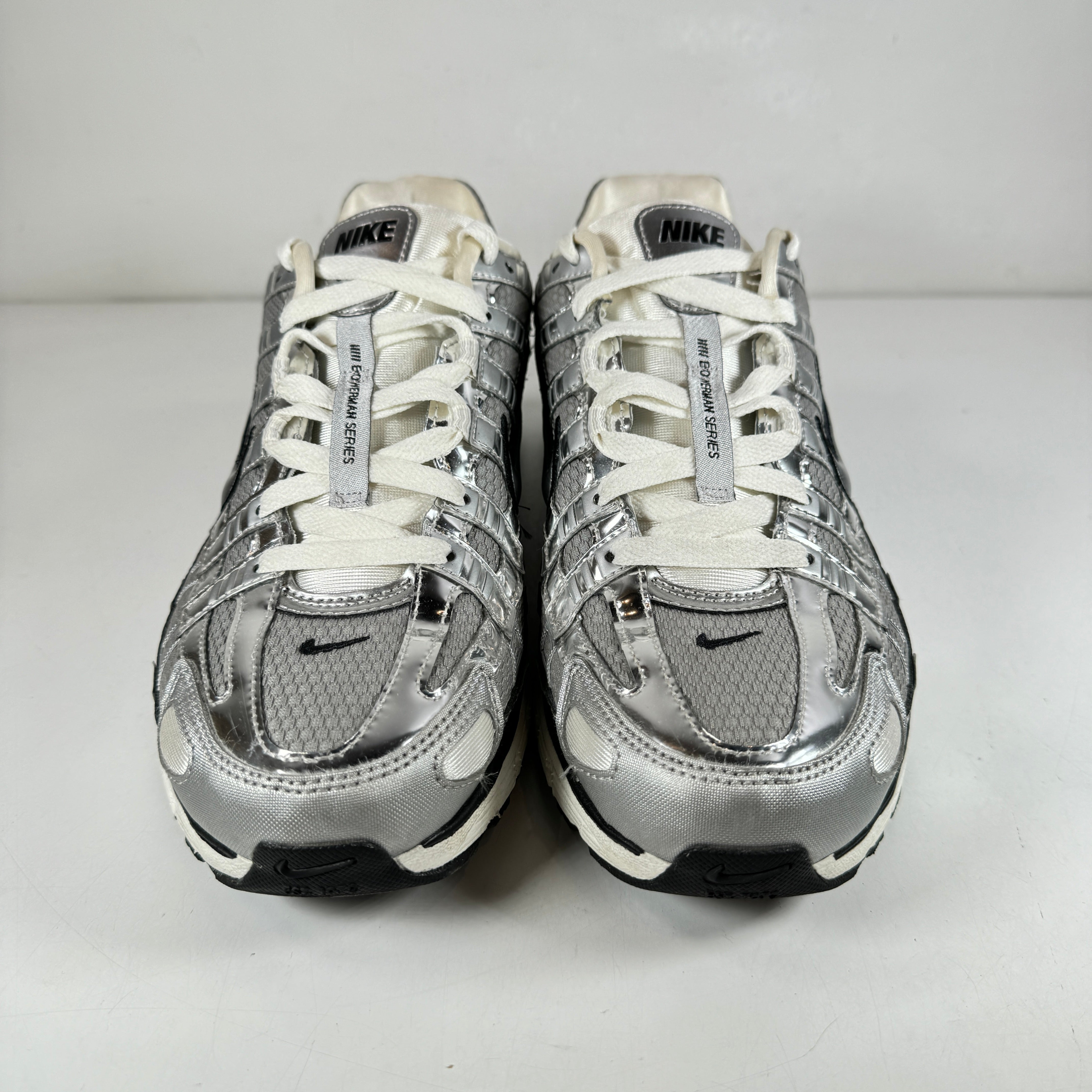 CN0149 001 Nike P-6000 Metallic Silver [USED] - 9.5 M (Used