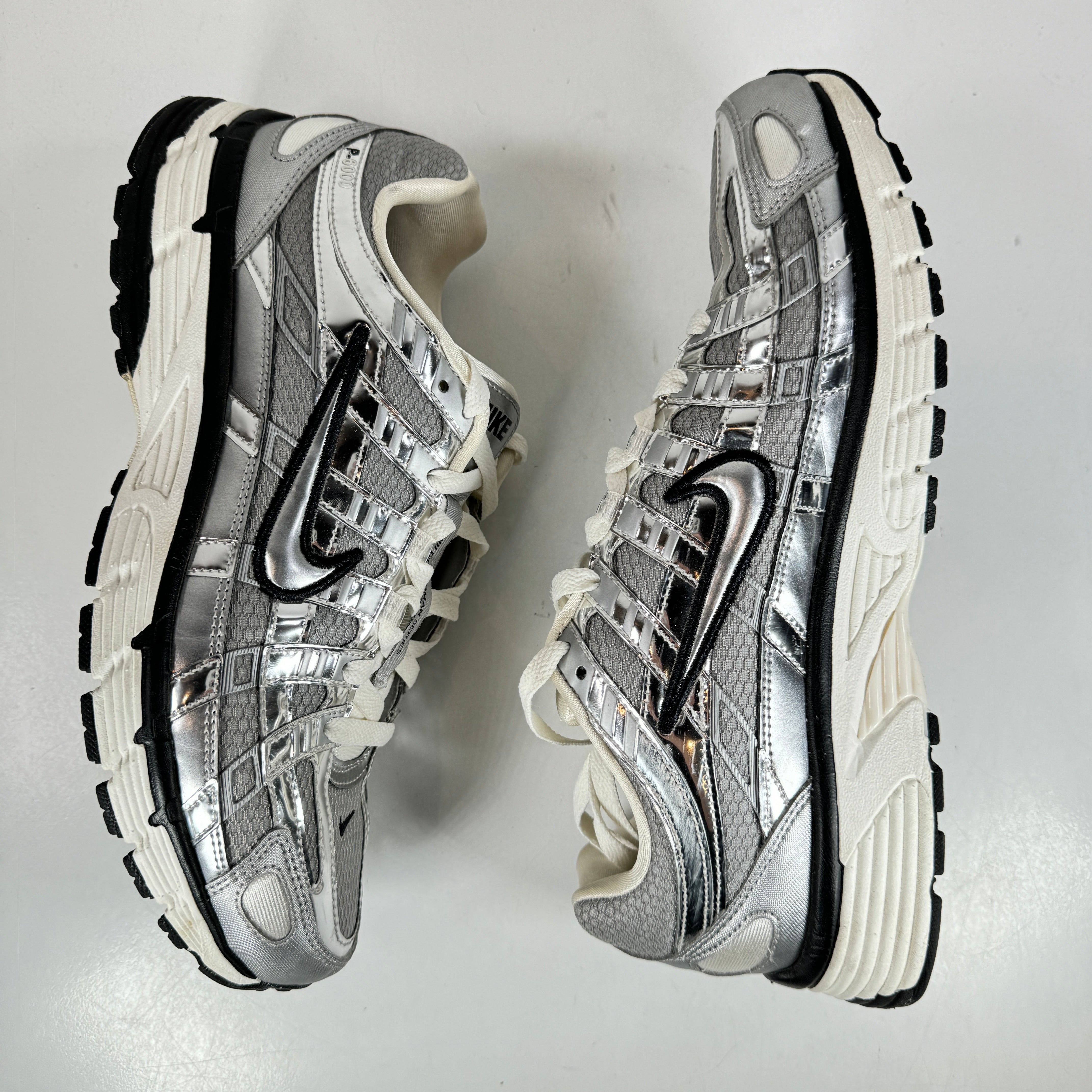 CN0149 001 Nike P-6000 Metallic Silver [USED] - 9.5 M (Used