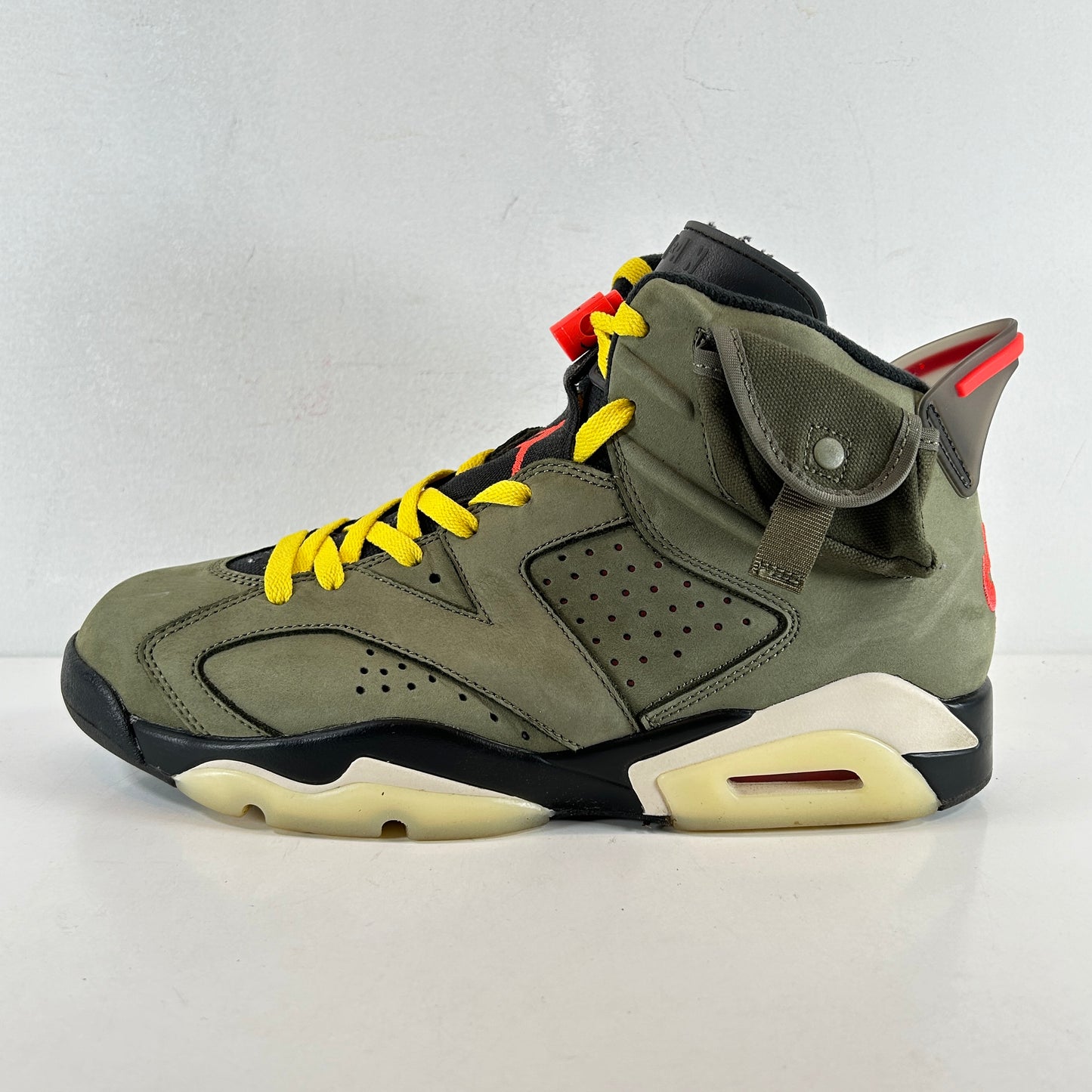 CN1084 200 Jordan 6 Retro Travis Scott [USED] - 9.5 M (Used)