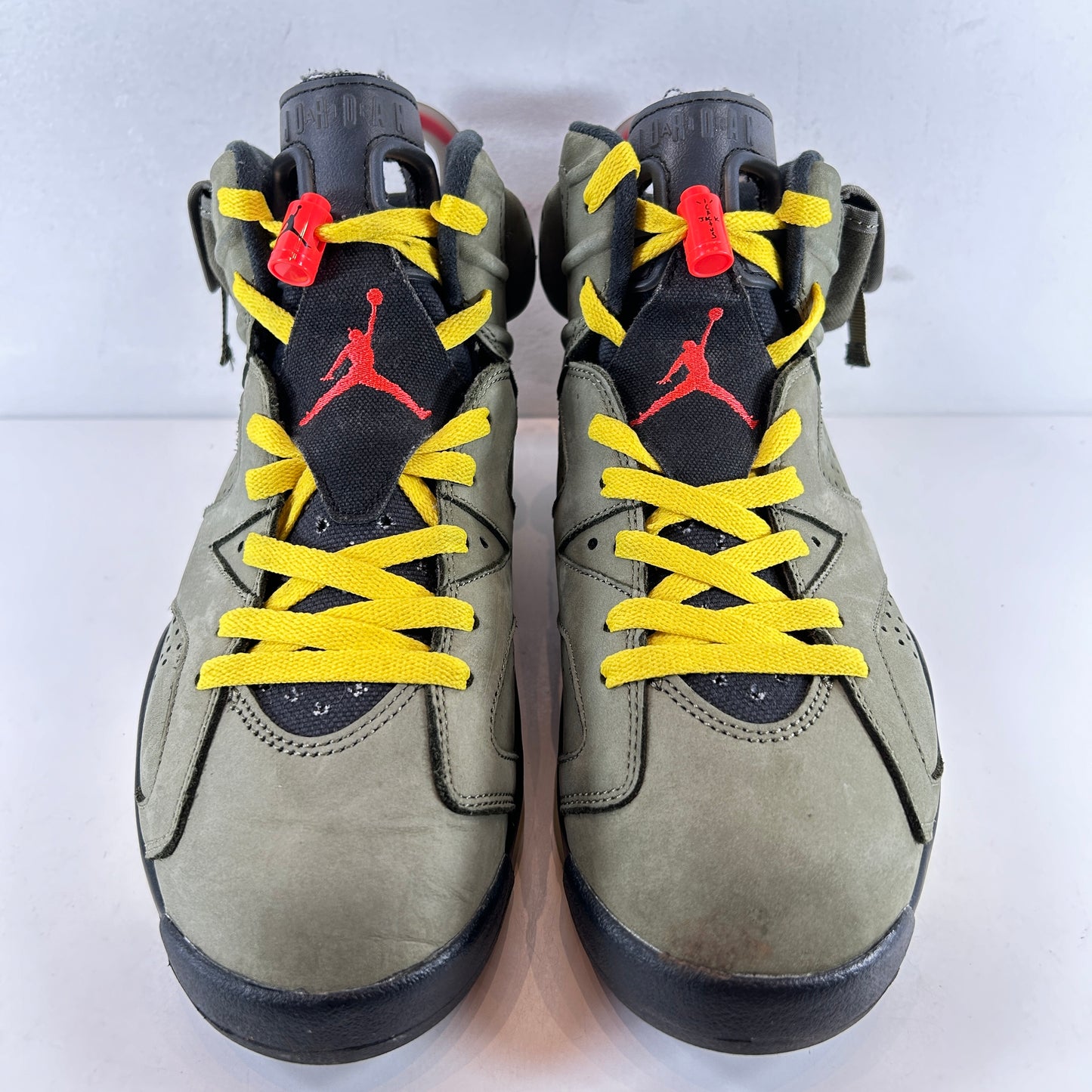 CN1084 200 Jordan 6 Retro Travis Scott [USED] - 9.5 M (Used)