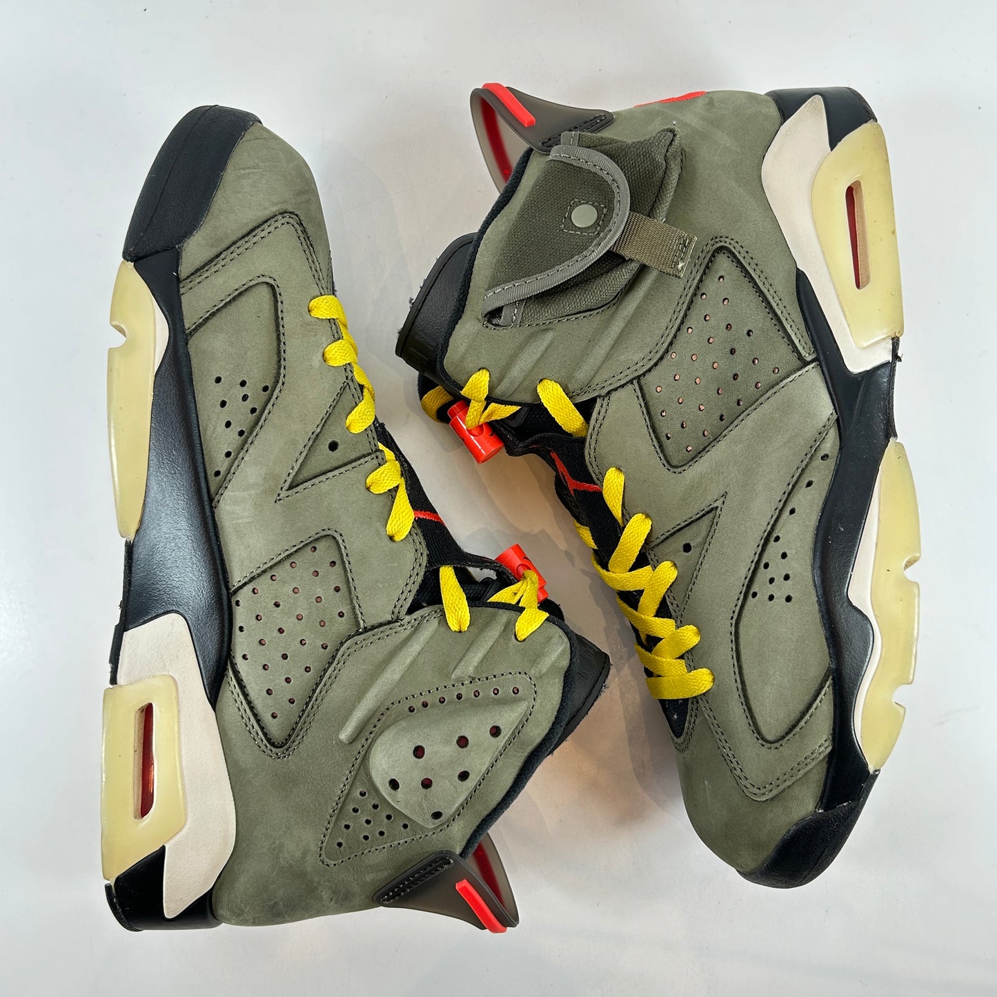 CN1084 200 Jordan 6 Retro Travis Scott [USED] - 9.5 M (Used)