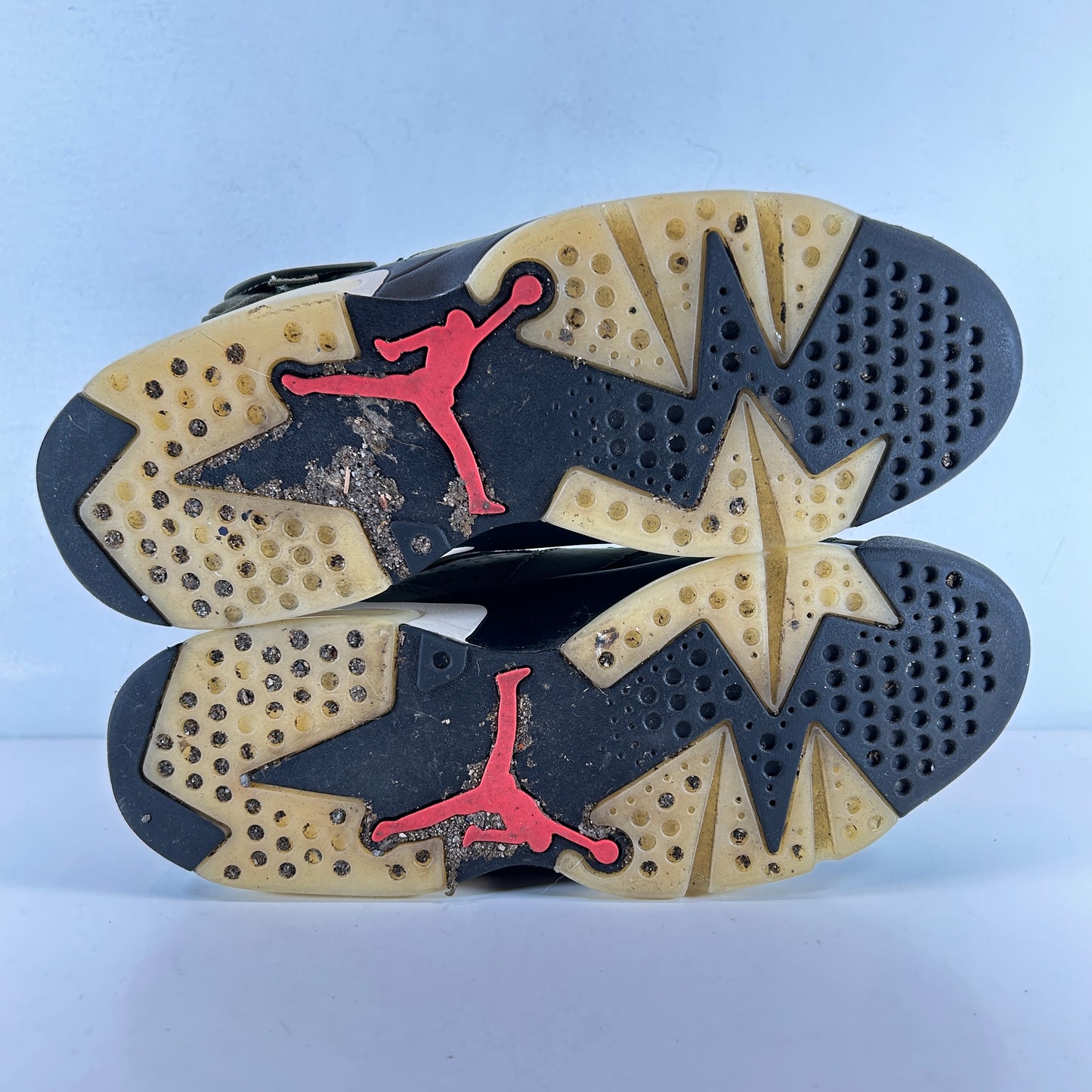 CN1084 200 Jordan 6 Retro Travis Scott [USED] - 9.5 M (Used)