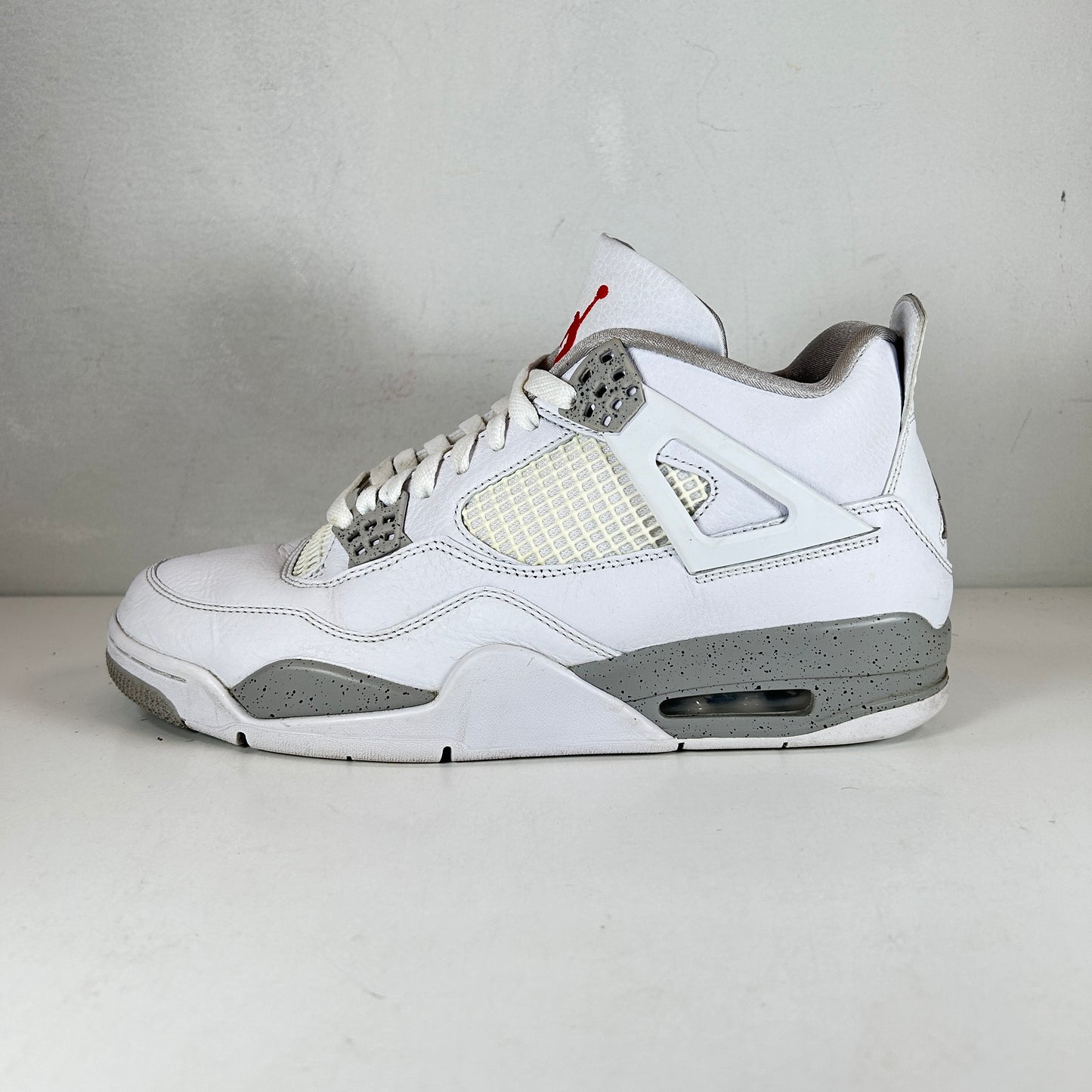 CT8527 100 Jordan 4 Retro White Oreo [USED] - 10.5 M (Used)