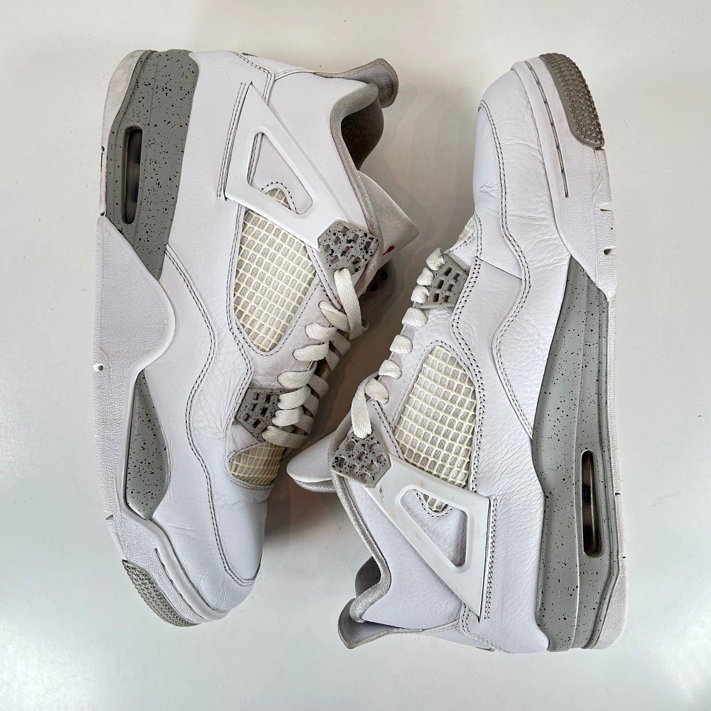 CT8527 100 Jordan 4 Retro White Oreo [USED] - 10.5 M (Used)