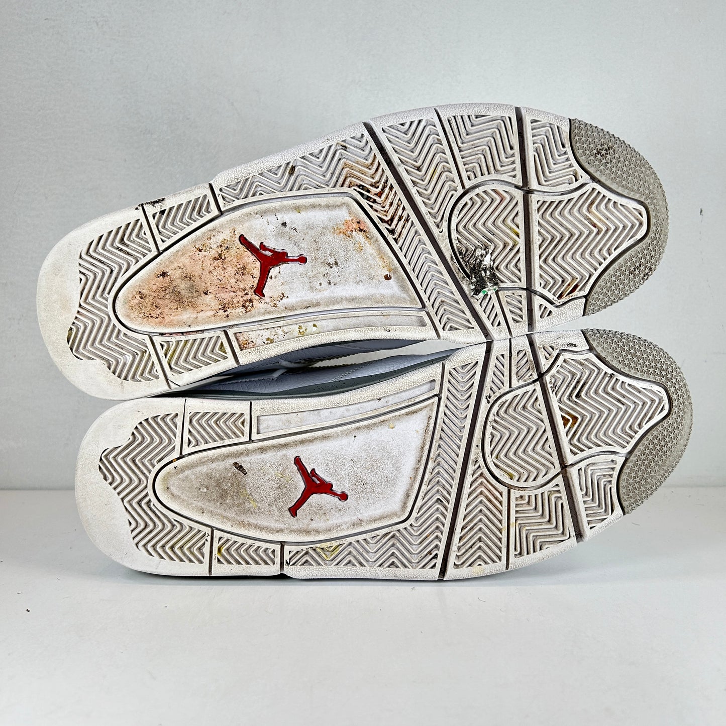 CT8527 100 Jordan 4 Retro White Oreo [USED] - 10.5 M (Used)