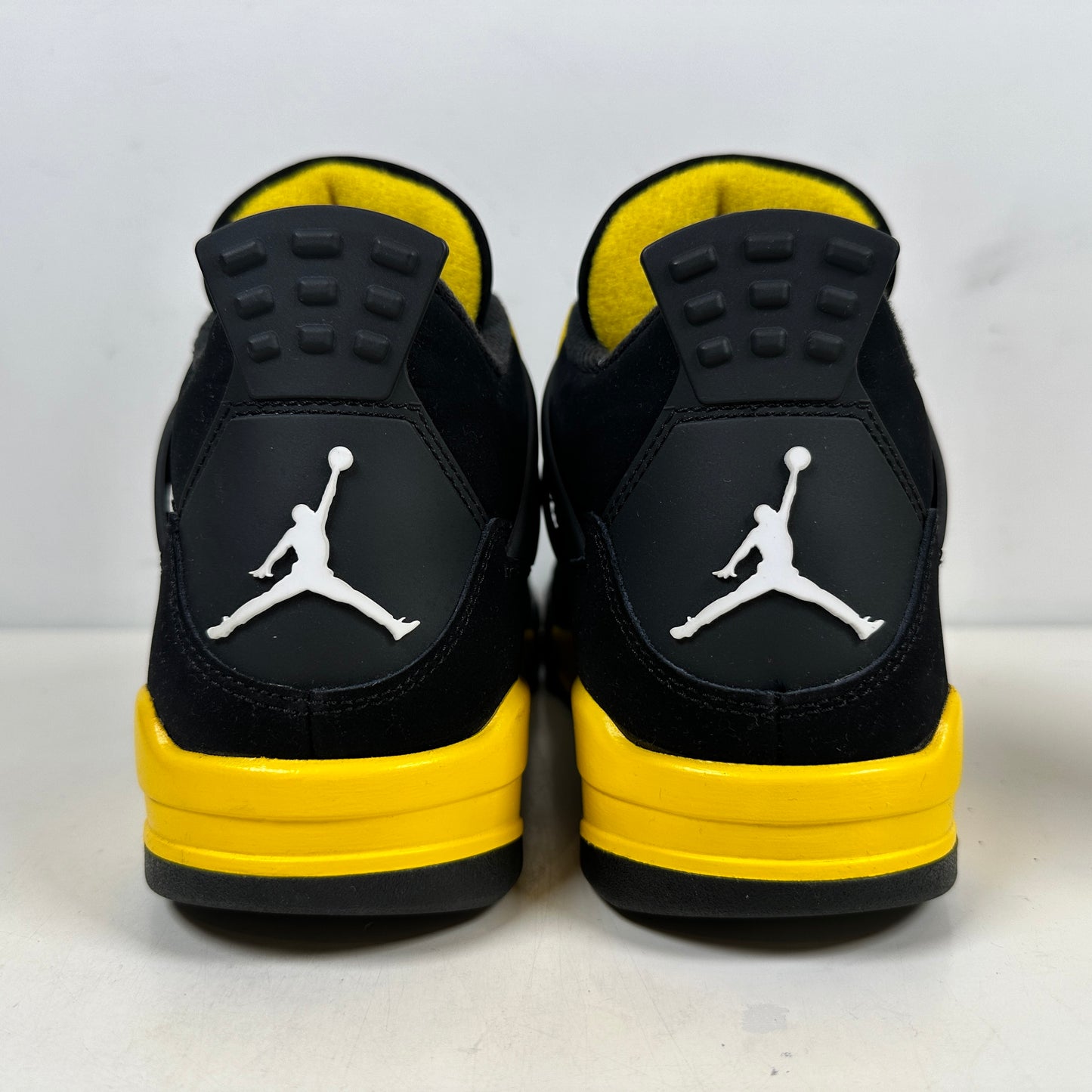 DH6927 017 Jordan 4 Retro Thunder [USED] - 9.5 M (Used2)