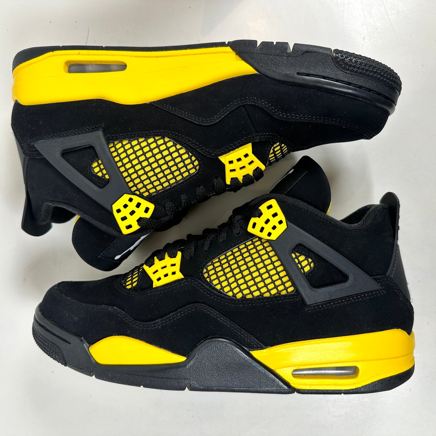 DH6927 017 Jordan 4 Retro Thunder [USED] - 9.5 M (Used2)