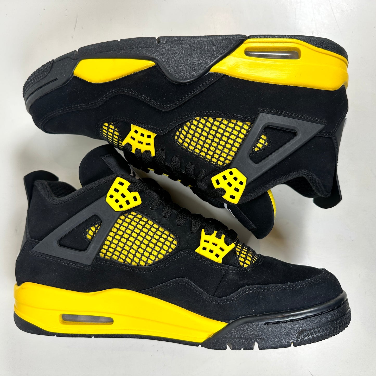 DH6927 017 Jordan 4 Retro Thunder [USED] - 9.5 M (Used2)