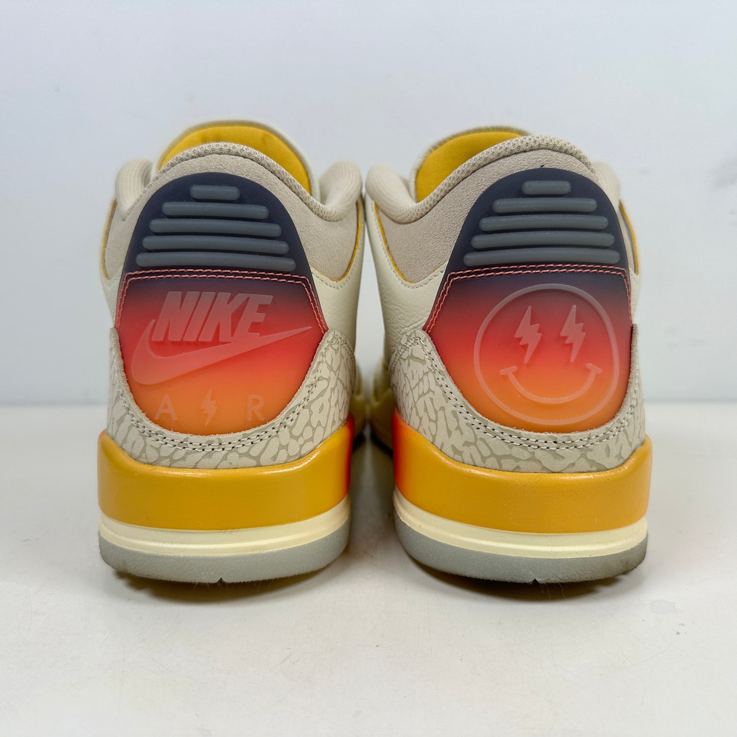 FN0344 901 Jordan 3 Retro SP J Balvin Medellin [USED] - 11 M (Used)