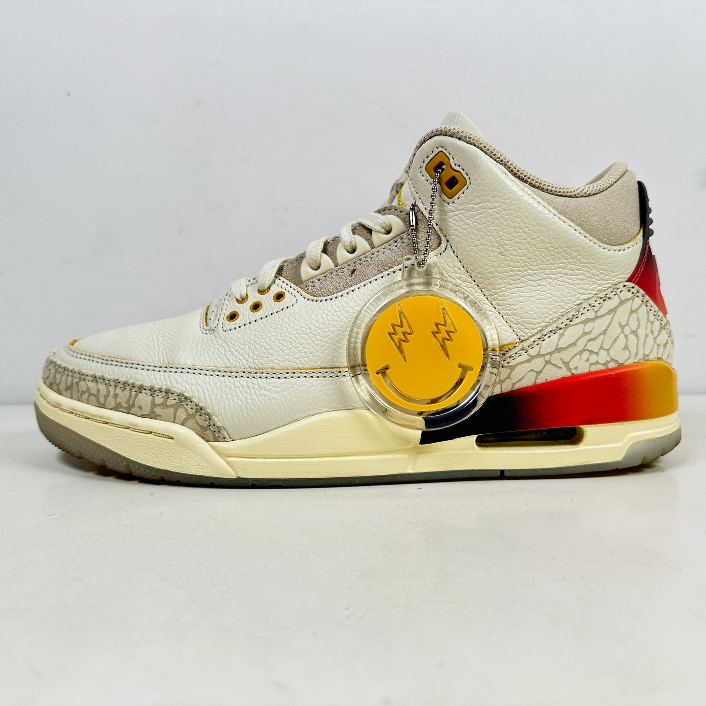 FN0344 901 Jordan 3 Retro SP J Balvin Medellin [USED] - 11 M (Used)