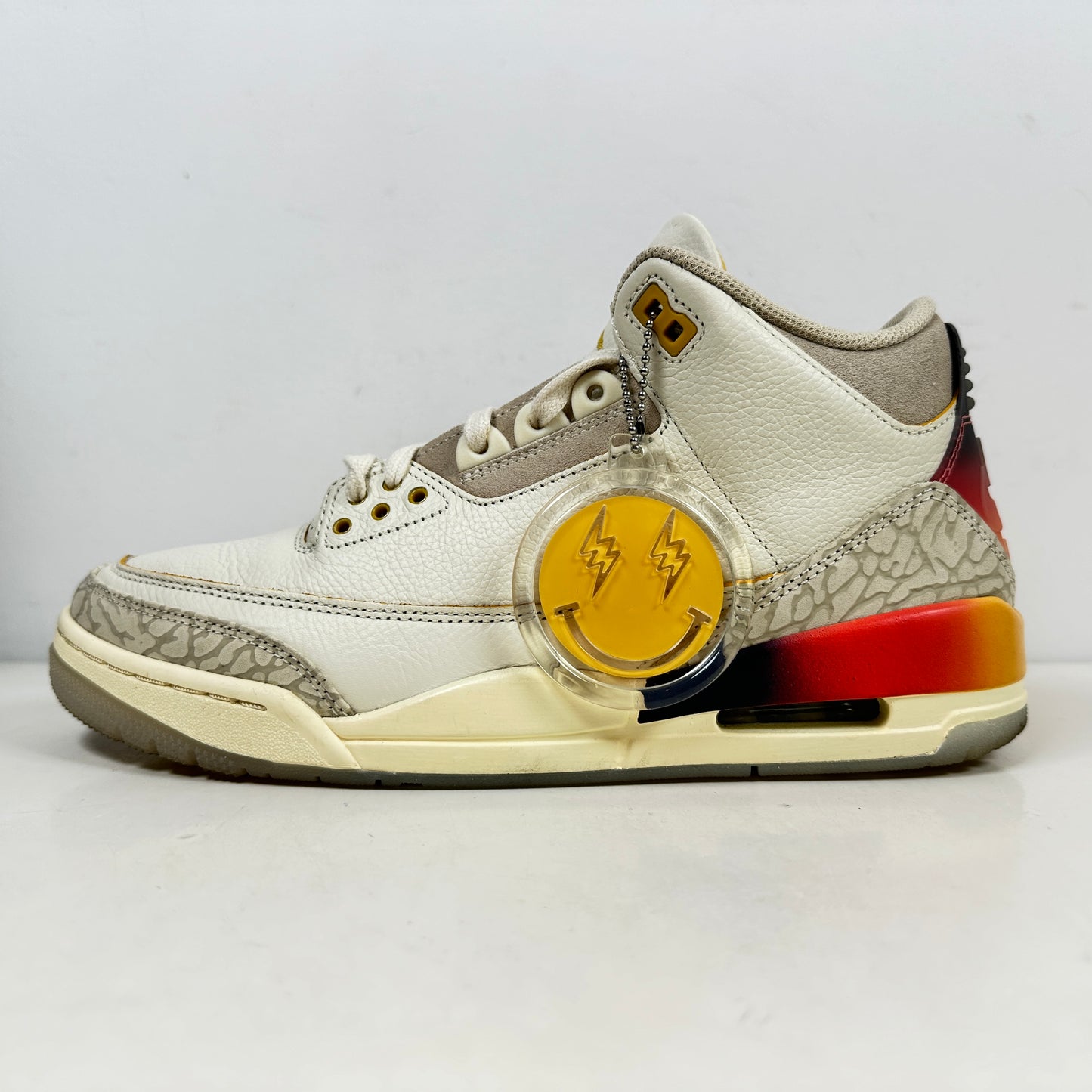 FN0344 901 Jordan 3 Retro SP J Balvin Medellin [USED] - 9 M (Used)