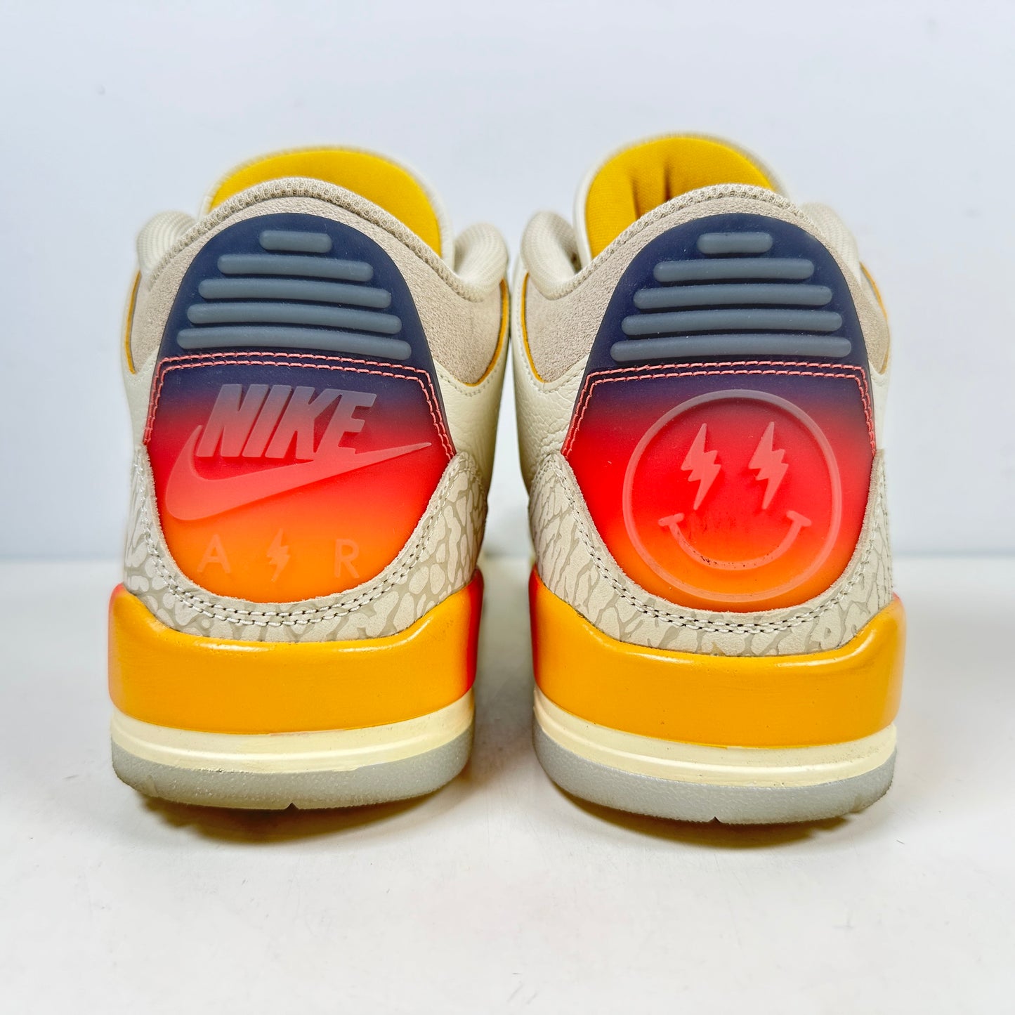 FN0344 901 Jordan 3 Retro SP J Balvin Medellin [USED] - 9 M (Used)