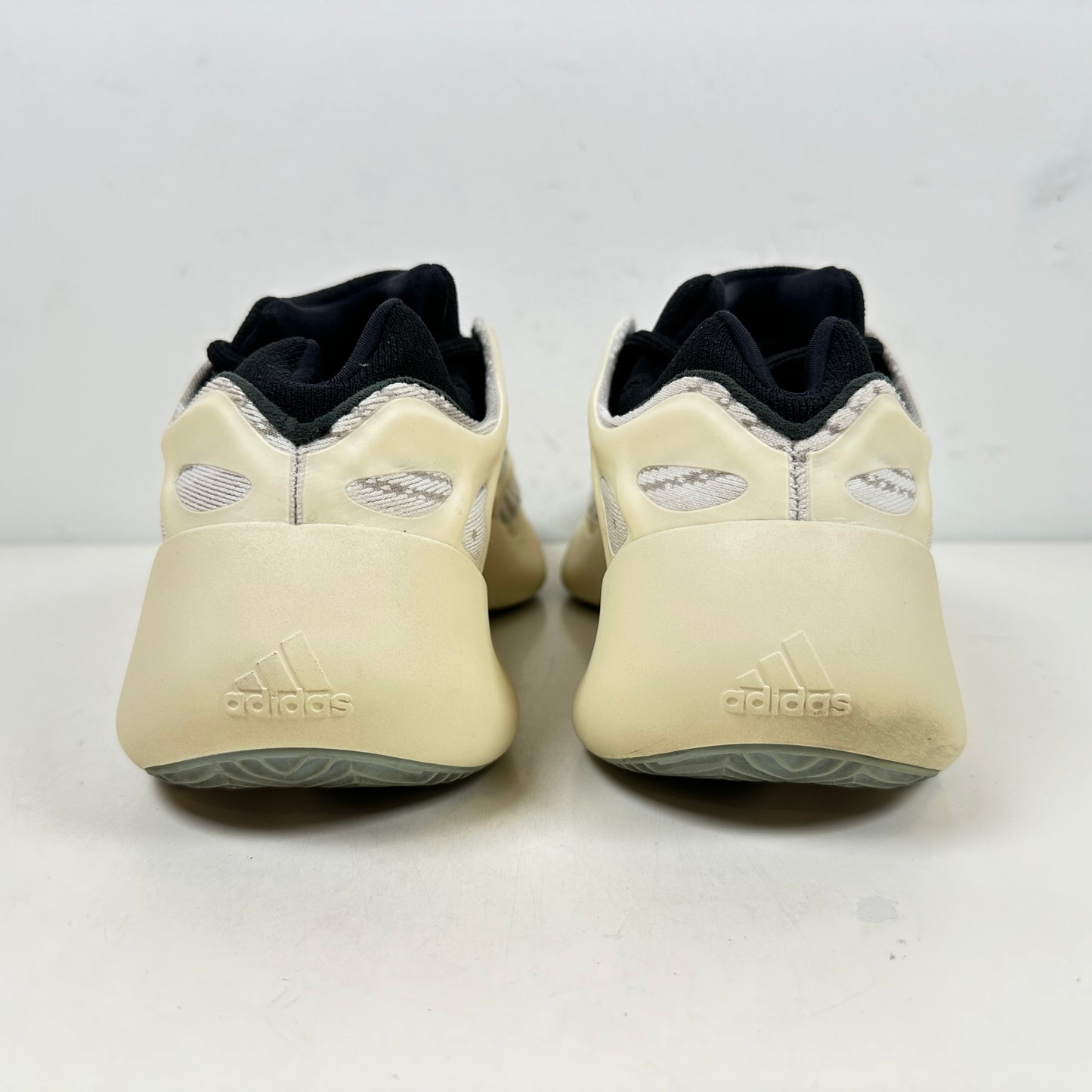 FW4980 adidas Yeezy 700 V3 Azael [USED] - 9 M (Used)