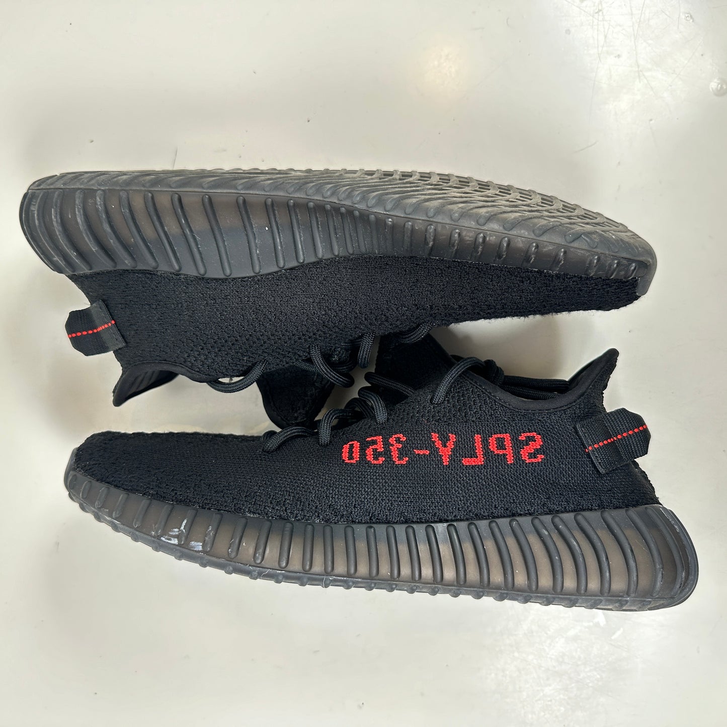 CP9652 Yeezy 350 V2 Criado