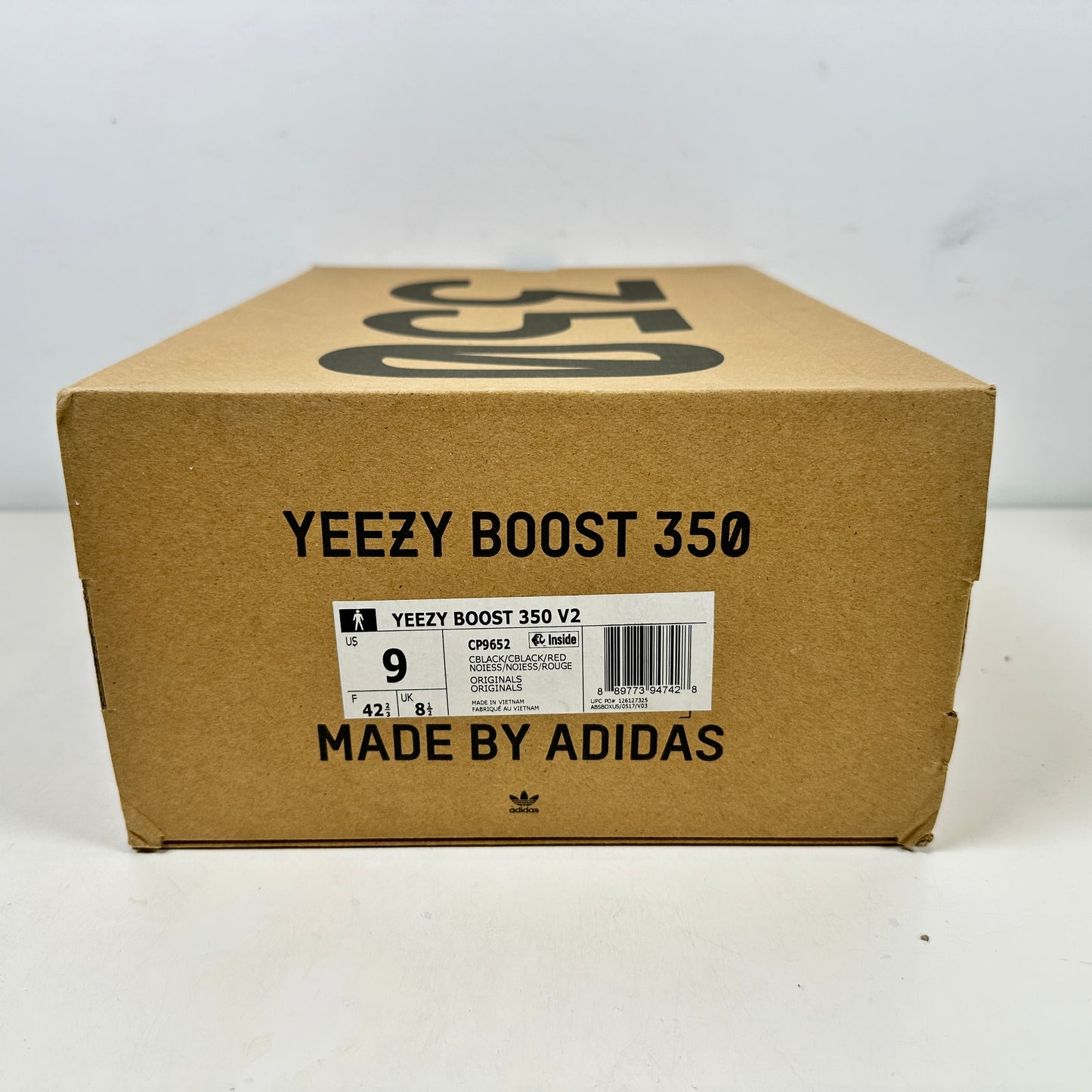 CP9652 Yeezy 350 V2 Criado