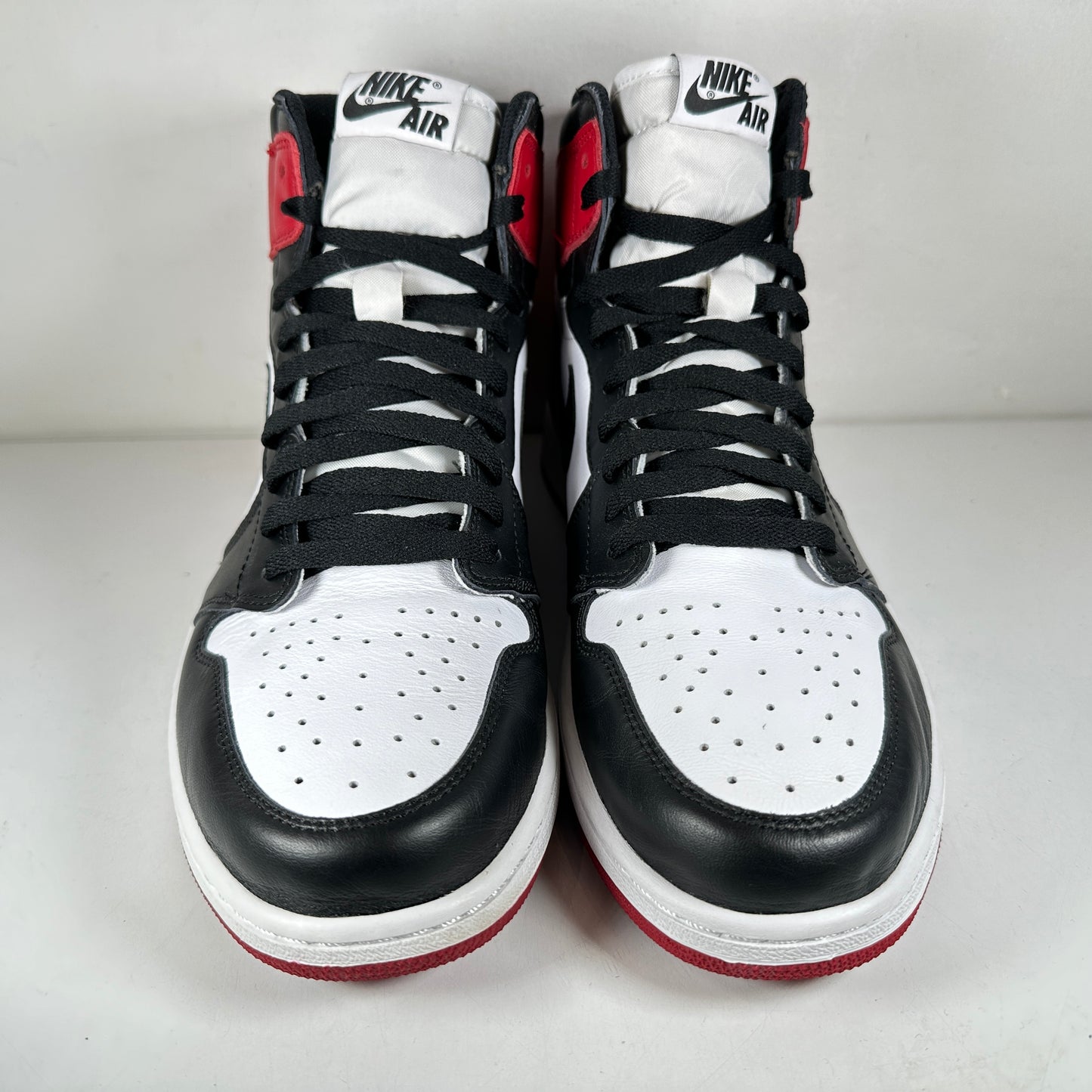 555088 125 Jordan 1 Retro Black Toe (2016) [USED] - 13 M (VNDS)