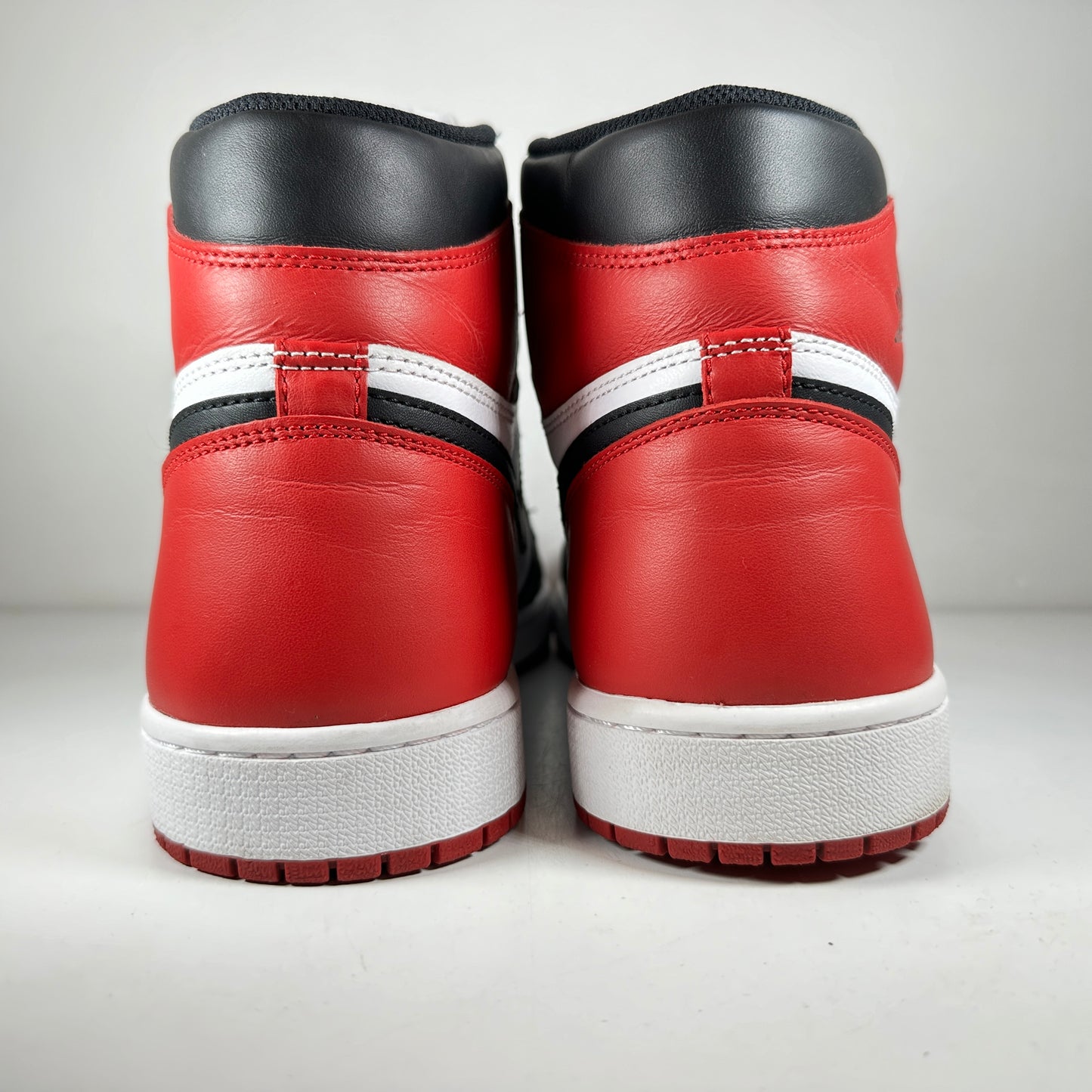 555088 125 Jordan 1 Retro Black Toe (2016) [USED] - 13 M (VNDS)