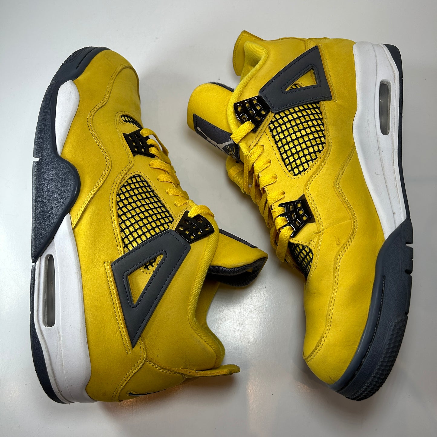 CT8527 700 Jordan 4 Retro Lightning (2021) [USED] - 12.5 M (Used)