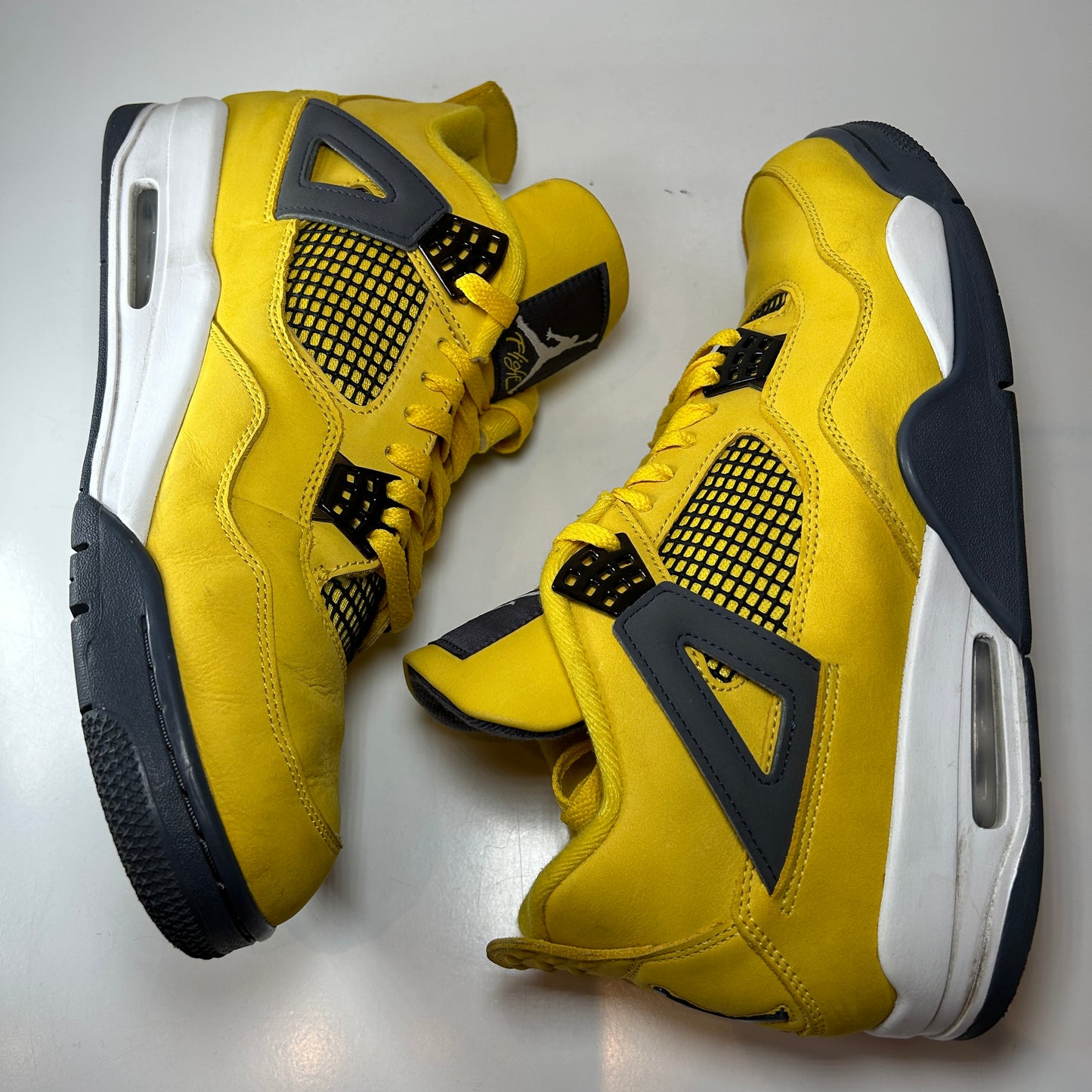 CT8527 700 Jordan 4 Retro Lightning (2021) [USED] - 12.5 M (Used)