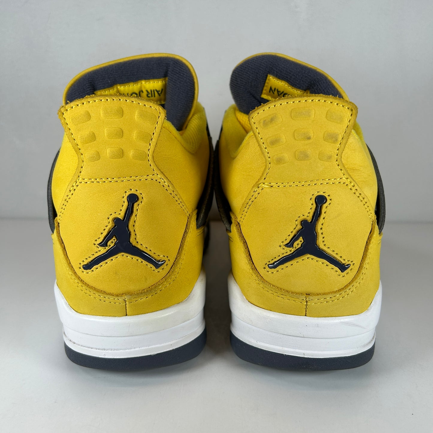 CT8527 700 Jordan 4 Retro Lightning (2021) [USED] - 9 M (Used)