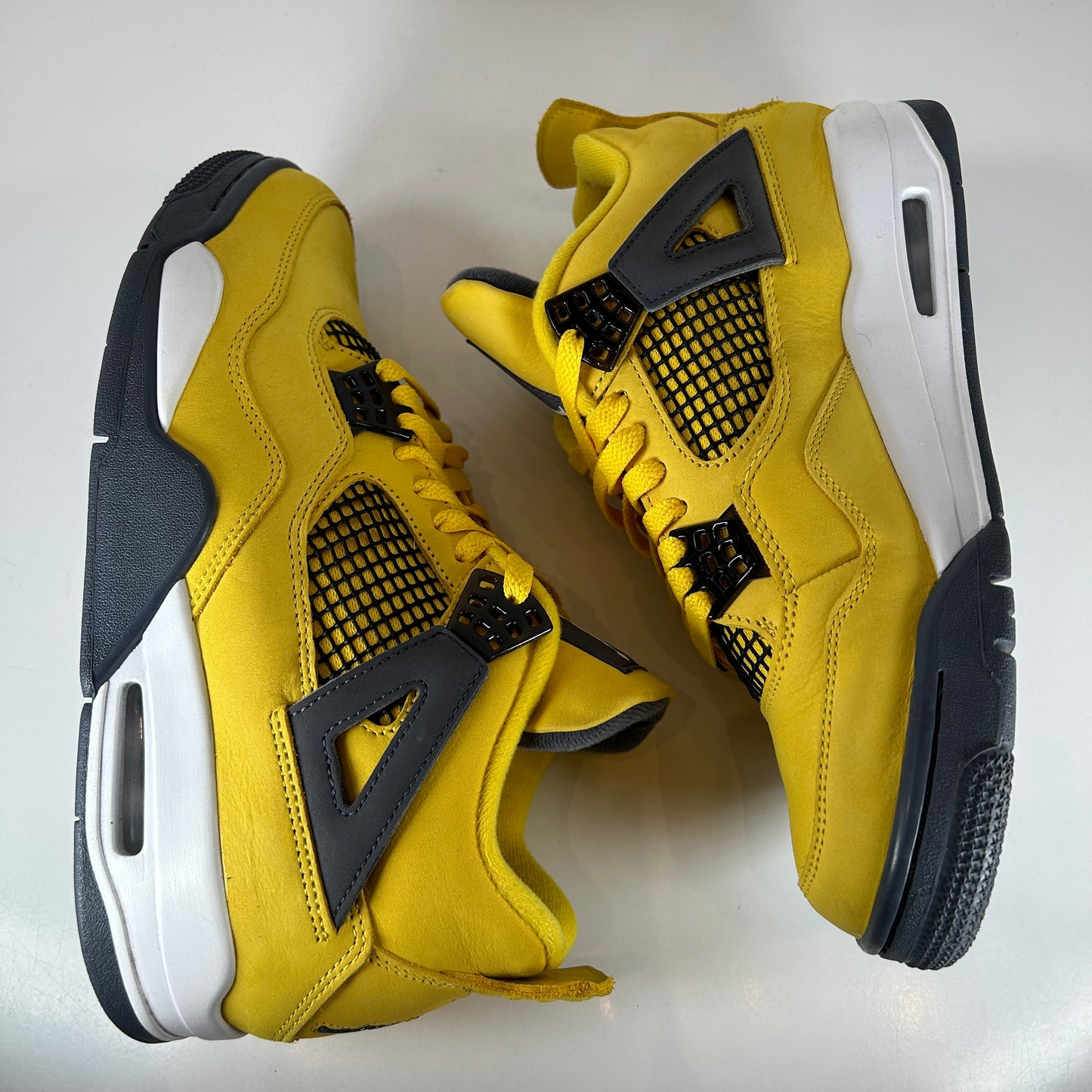 CT8527 700 Jordan 4 Retro Lightning (2021) [USED] - 9 M (Used)