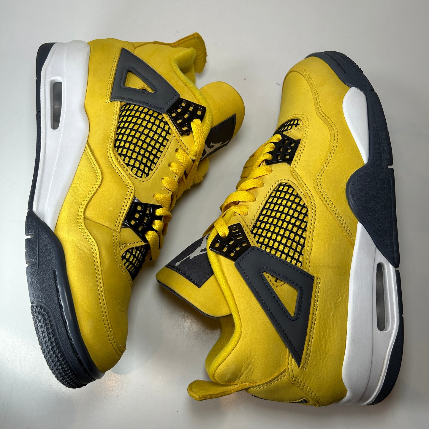 CT8527 700 Jordan 4 Retro Lightning (2021) [USED] - 9 M (Used)